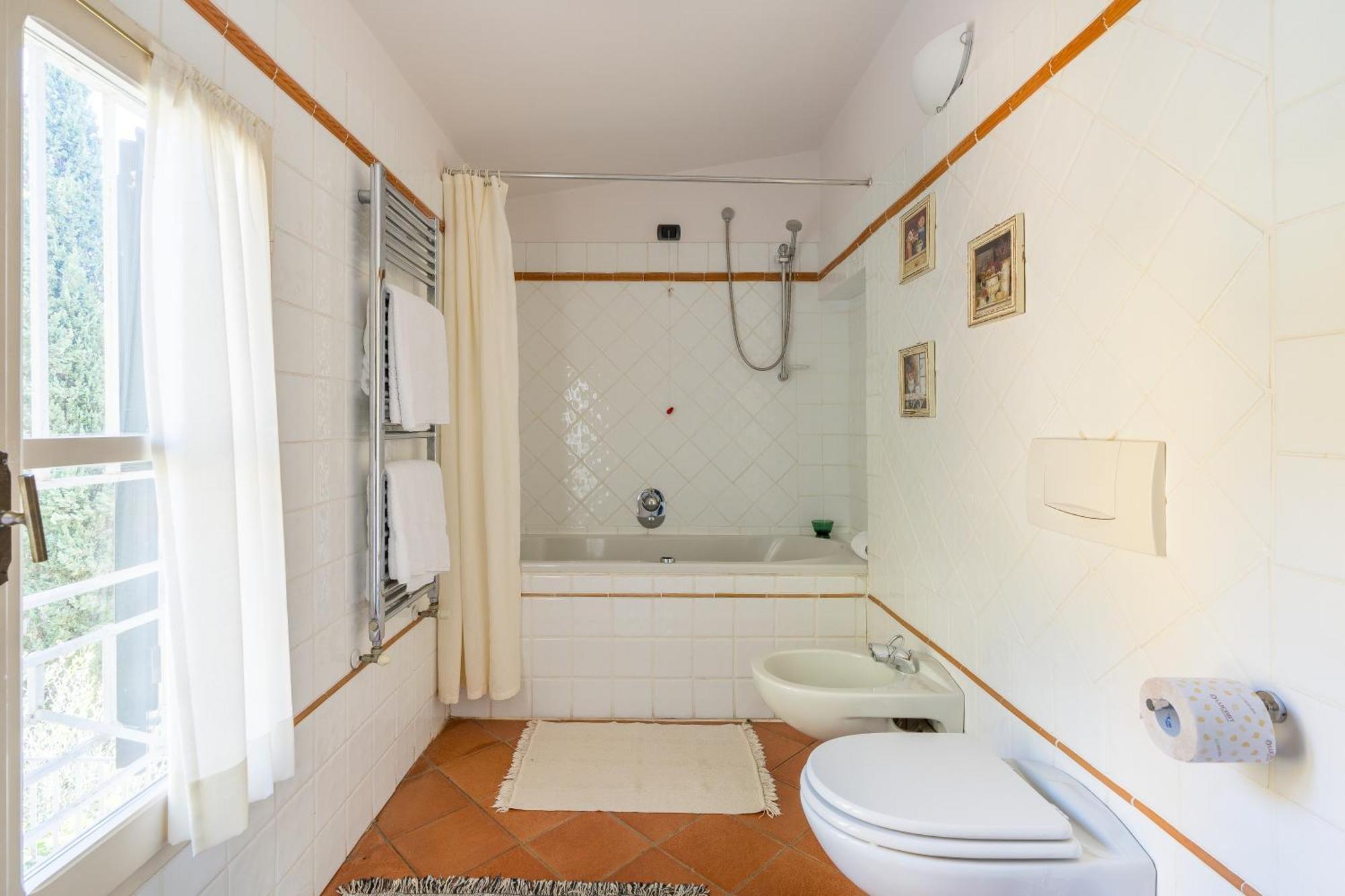 Private Jacuzzi - Bellosguardo In Historic Center Florence