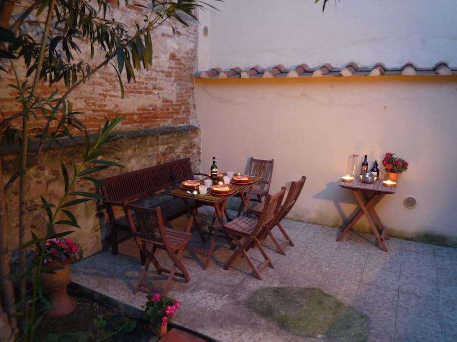 Apartment Charming Garden In Florence