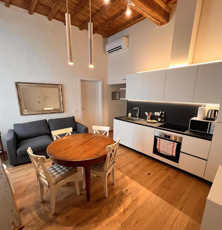 Sprone In Apartment *