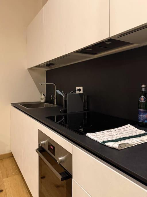 Sprone In Apartment *