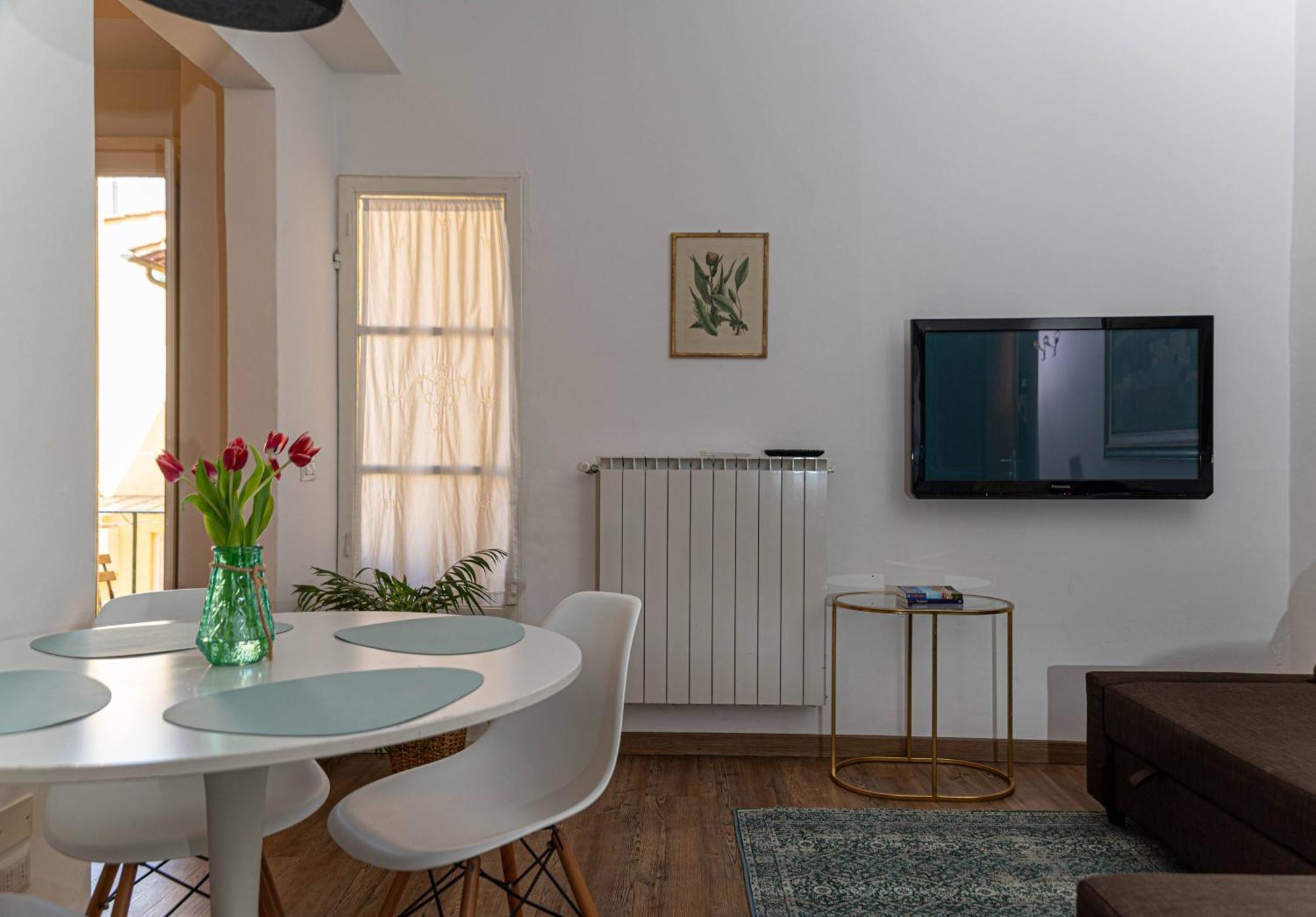 Angie Apartment *