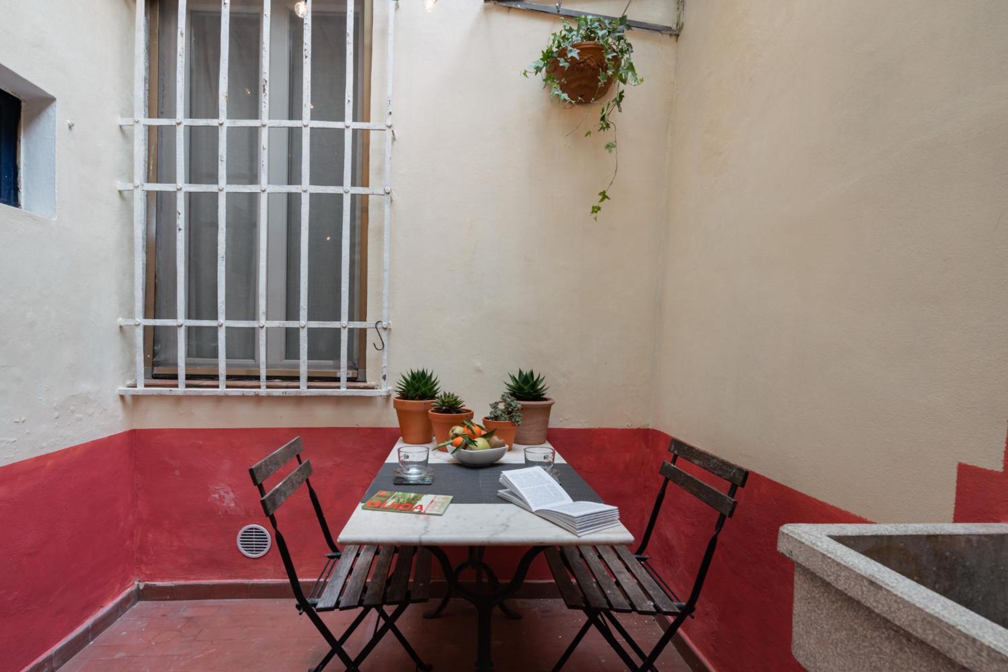 Charming In The Heart Of Santo Spirito Apartment