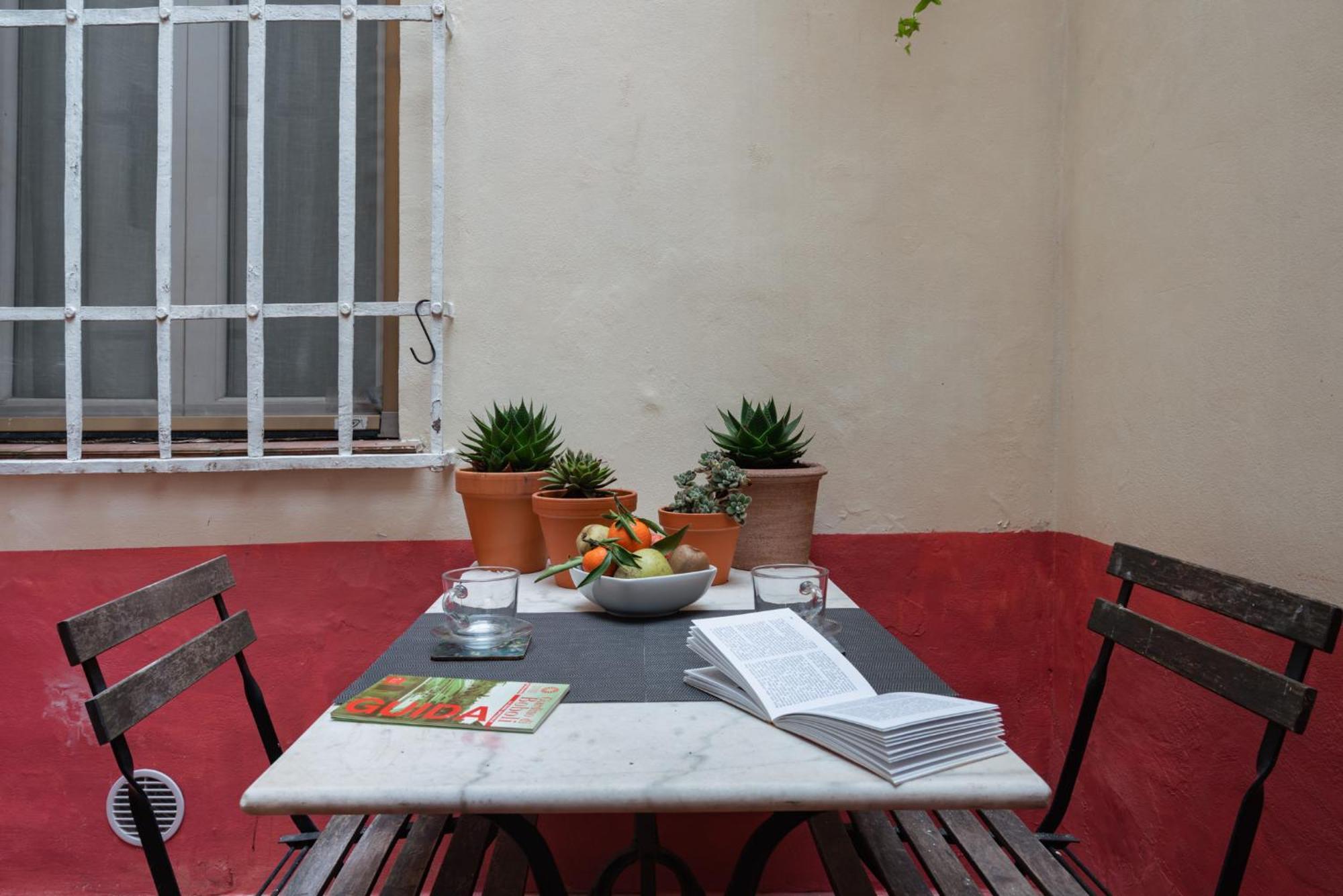 Charming In The Heart Of Santo Spirito Apartment Florence