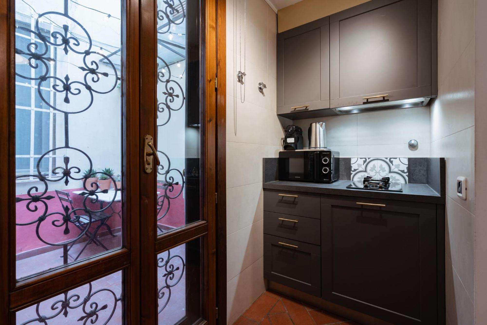 Apartment Charming In The Heart Of Santo Spirito Florence
