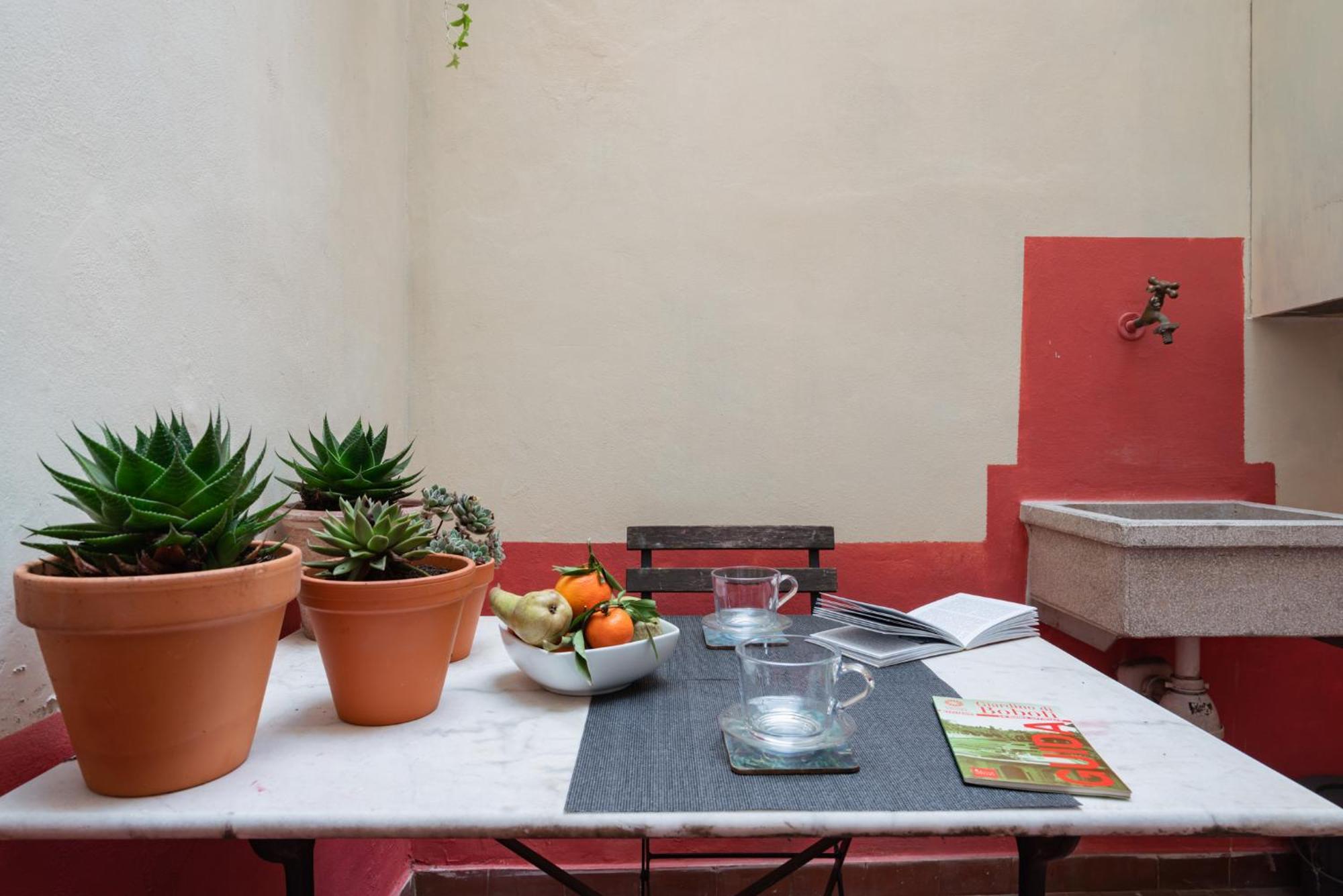 Charming In The Heart Of Santo Spirito