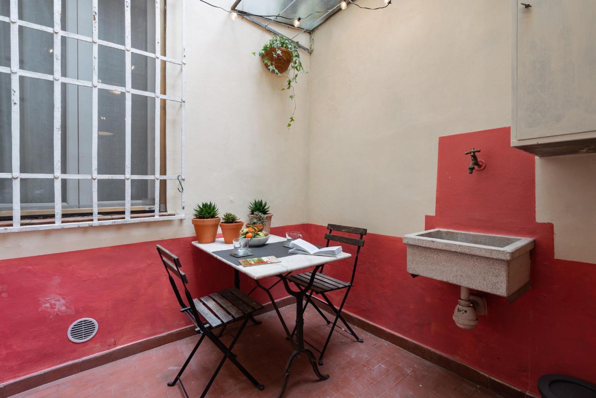 Apartment Charming In The Heart Of Santo Spirito Florence