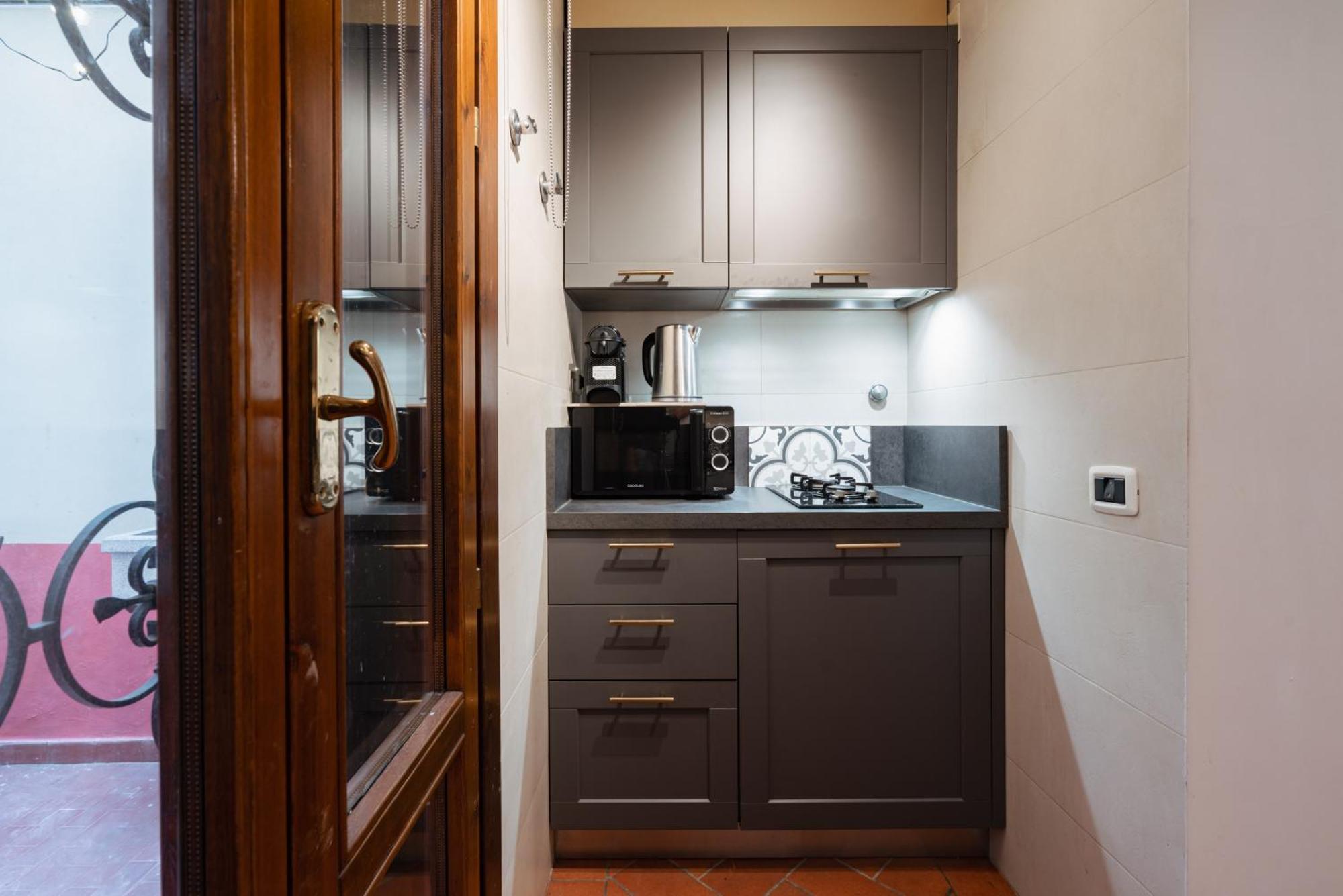 Charming In The Heart Of Santo Spirito Apartment