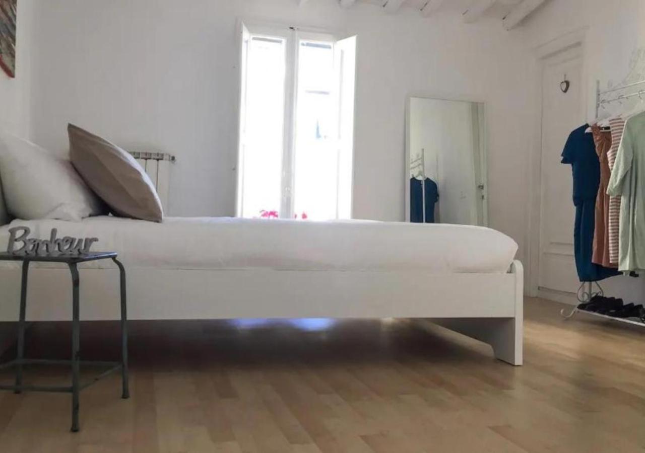 Design Home: Uffizi-ponte Vecchio Charm Apartment