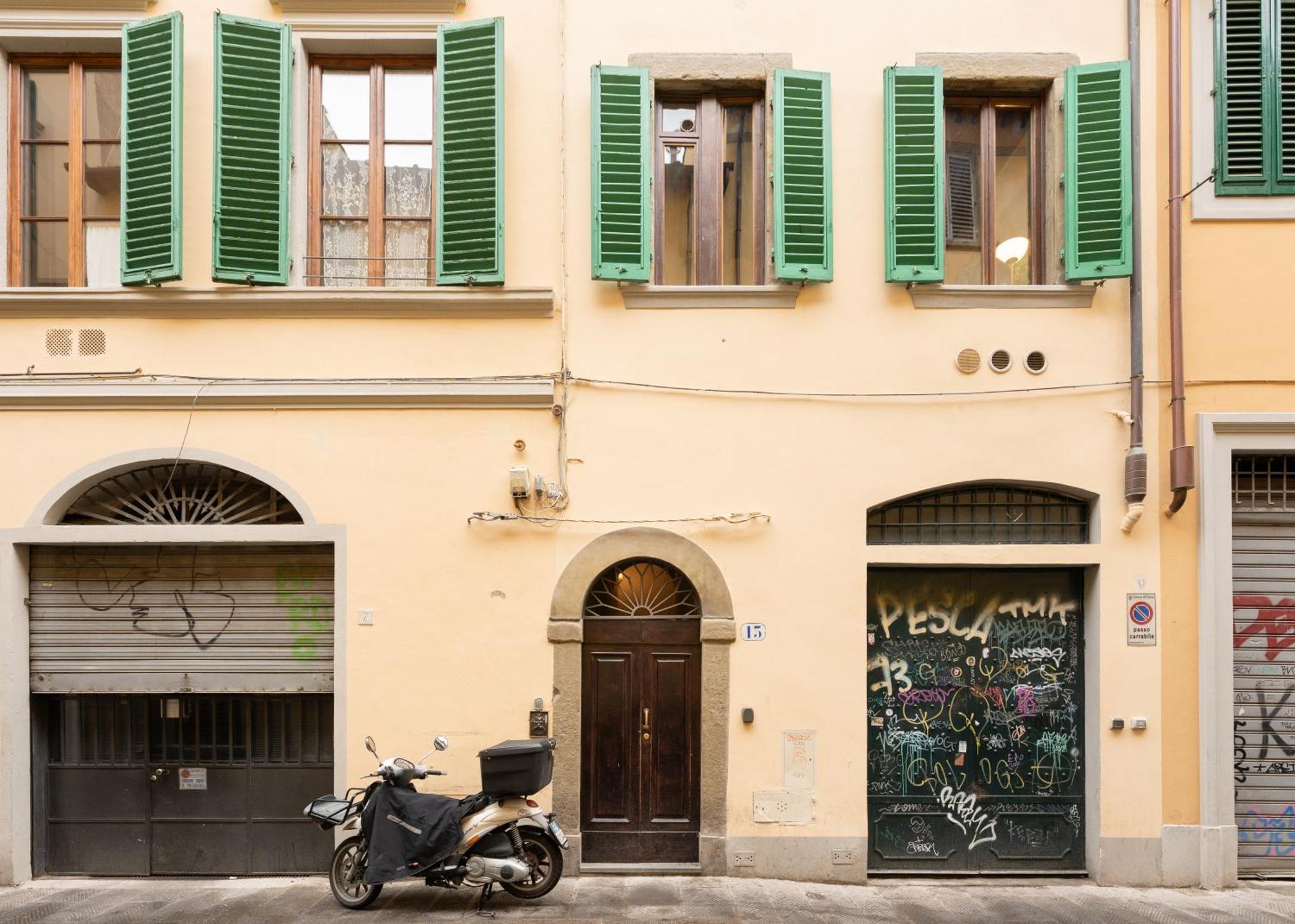 Via Benedetta, 13 - Charming - Florentine Gem Steps From Station - Prime Spot! Florence