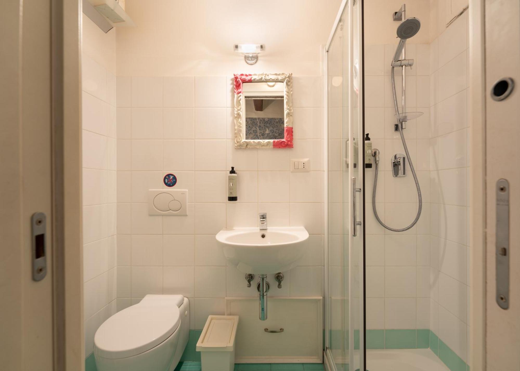 Apartment Via Benedetta, 13 - Charming - Florentine Gem Steps From Station - Prime Spot! Florence