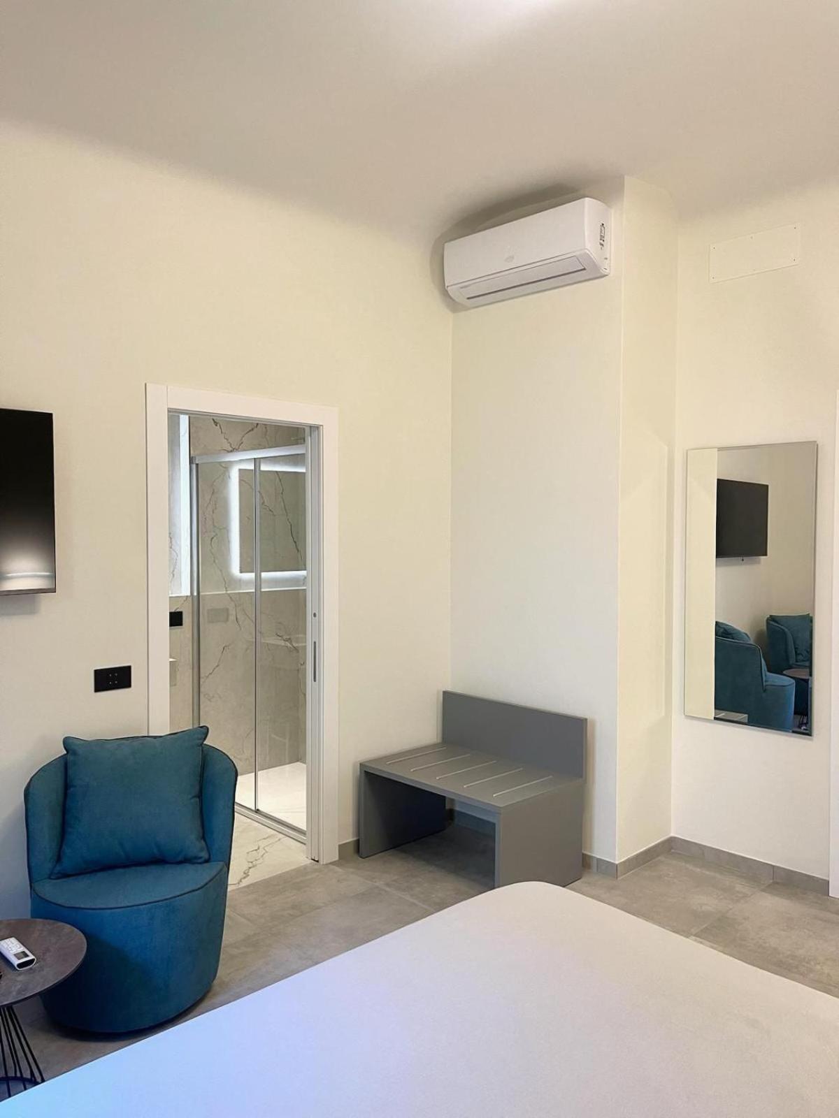 Pitti's Design Apartment *