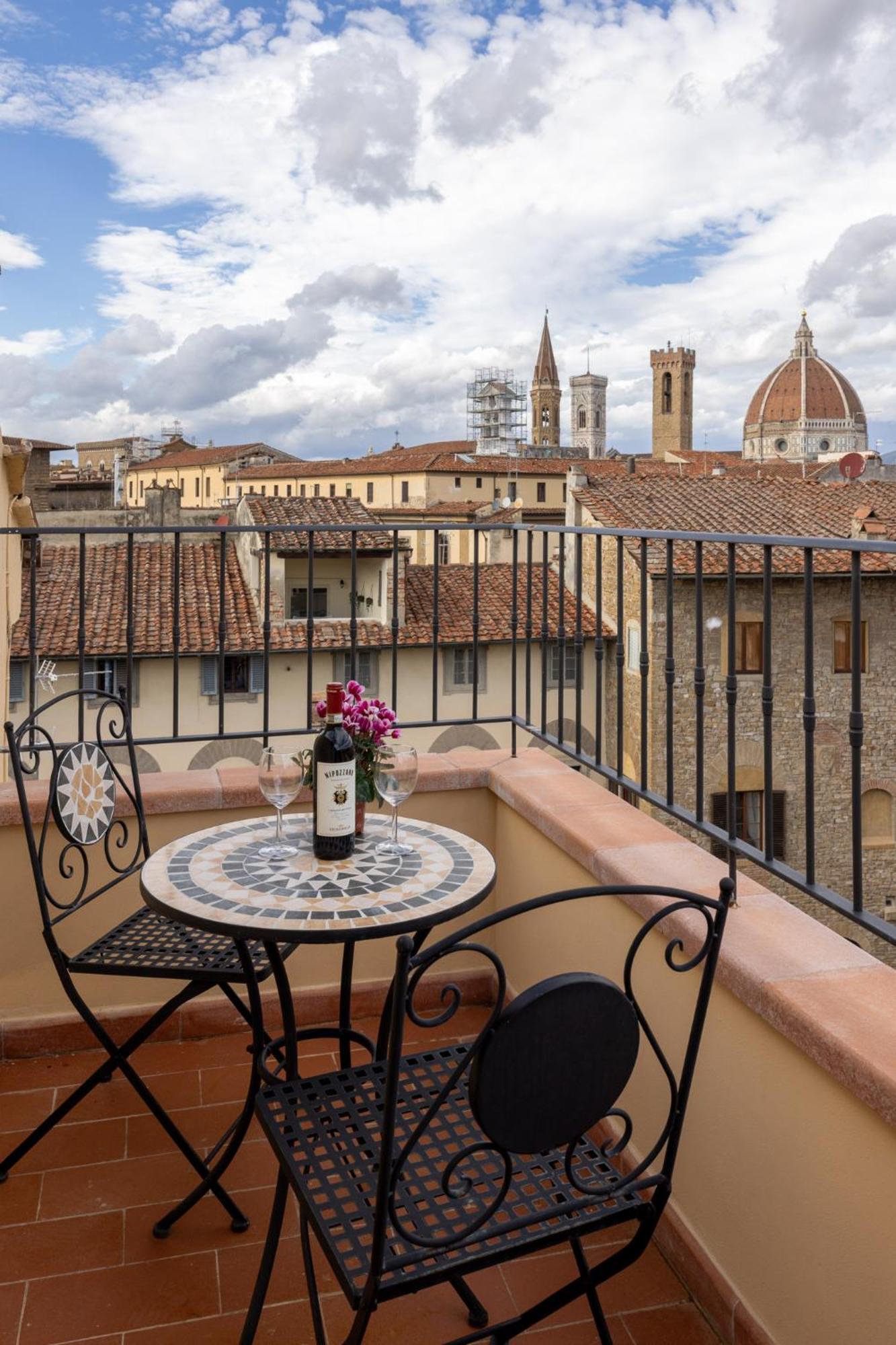 Santa Croce Breath-taking Penthouse Apartment