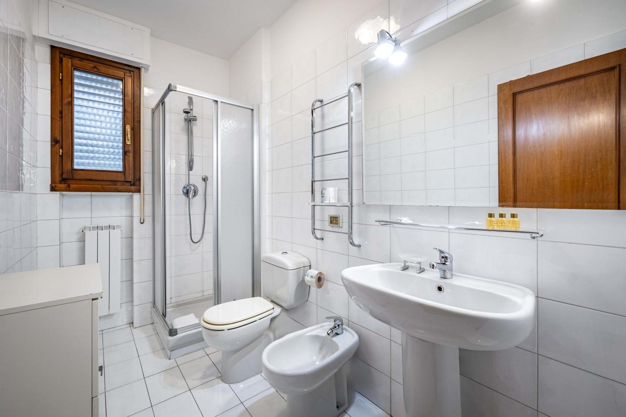 Appartement Yd Quiet Leopolda With Parking