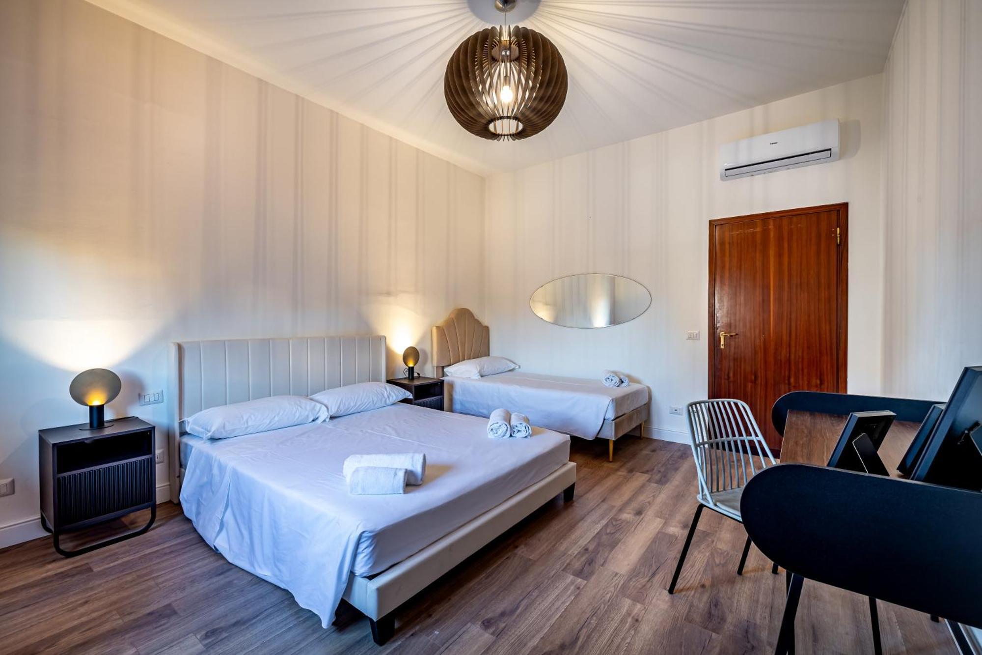 Apartment Yd Bright With Parking *