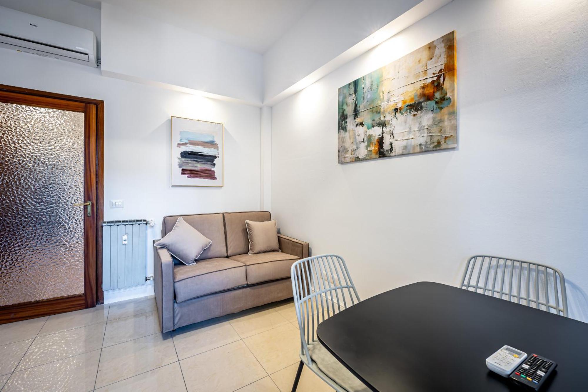 Yd Bright With Parking Apartment Florence