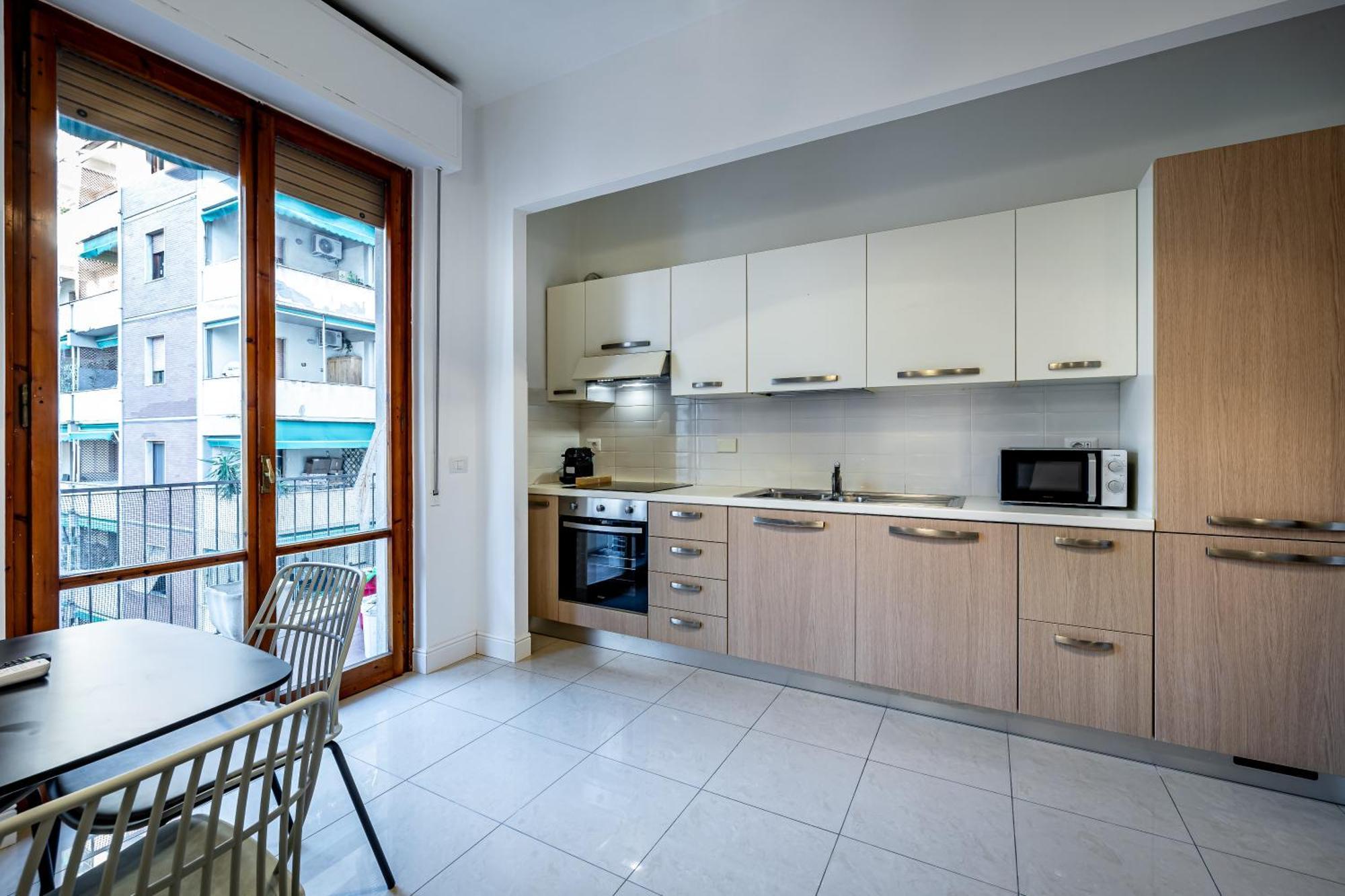 Yd Bright With Parking Apartment *