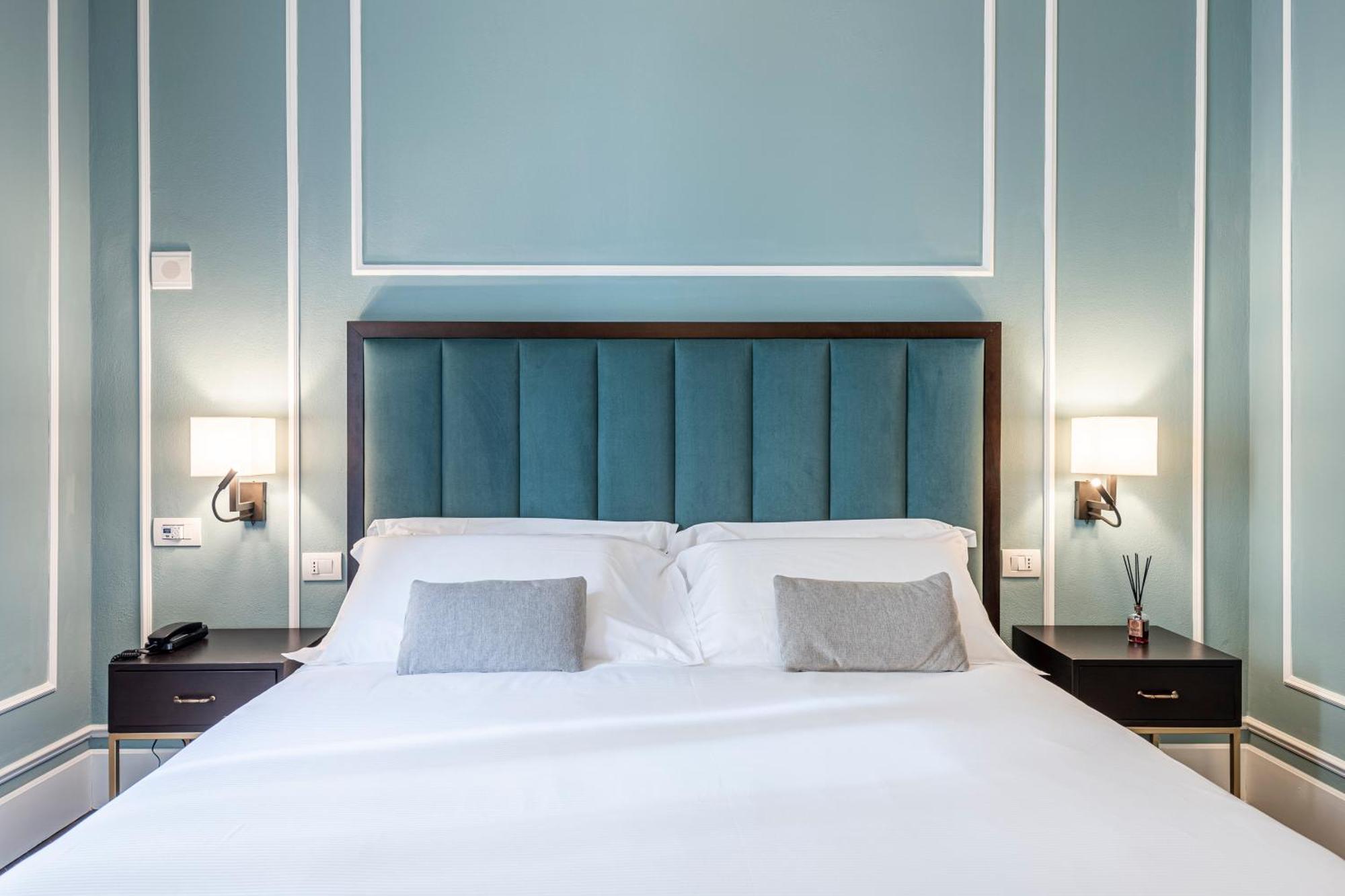 Glimpse Hotel 4*