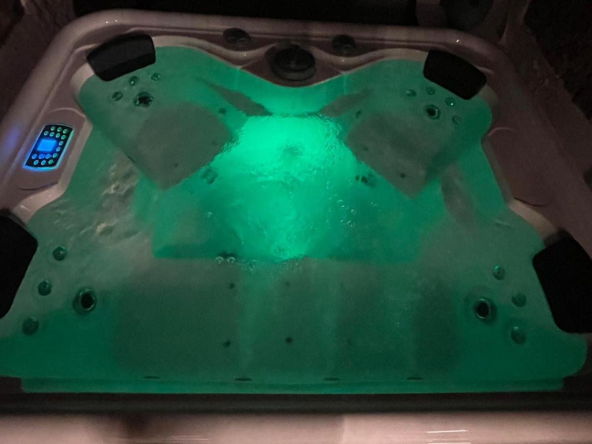 Armonia With Jacuzzi Pool *
