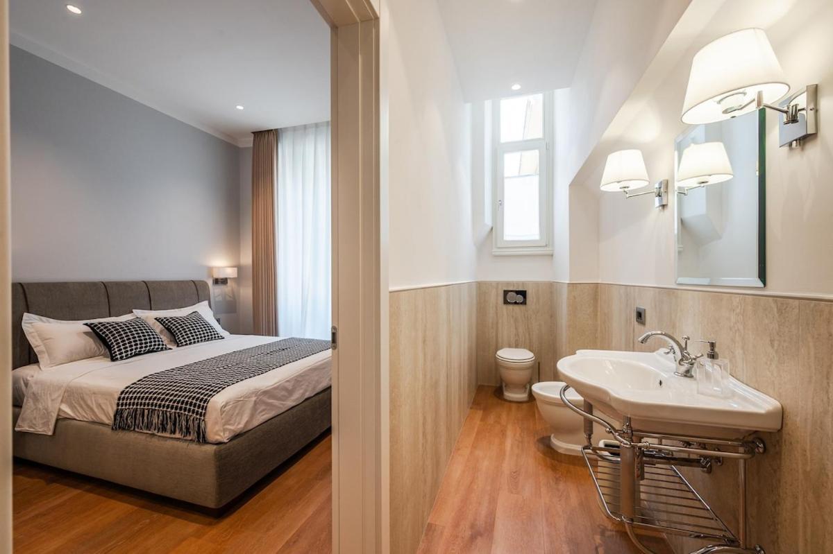 Deluxe Corso 14 With Duomo View Appartement *