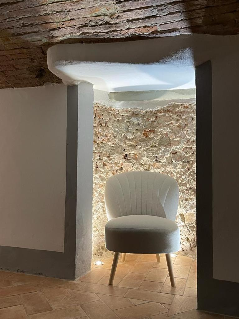 Elegant In Santo Spirito's Heart Apartment Florence