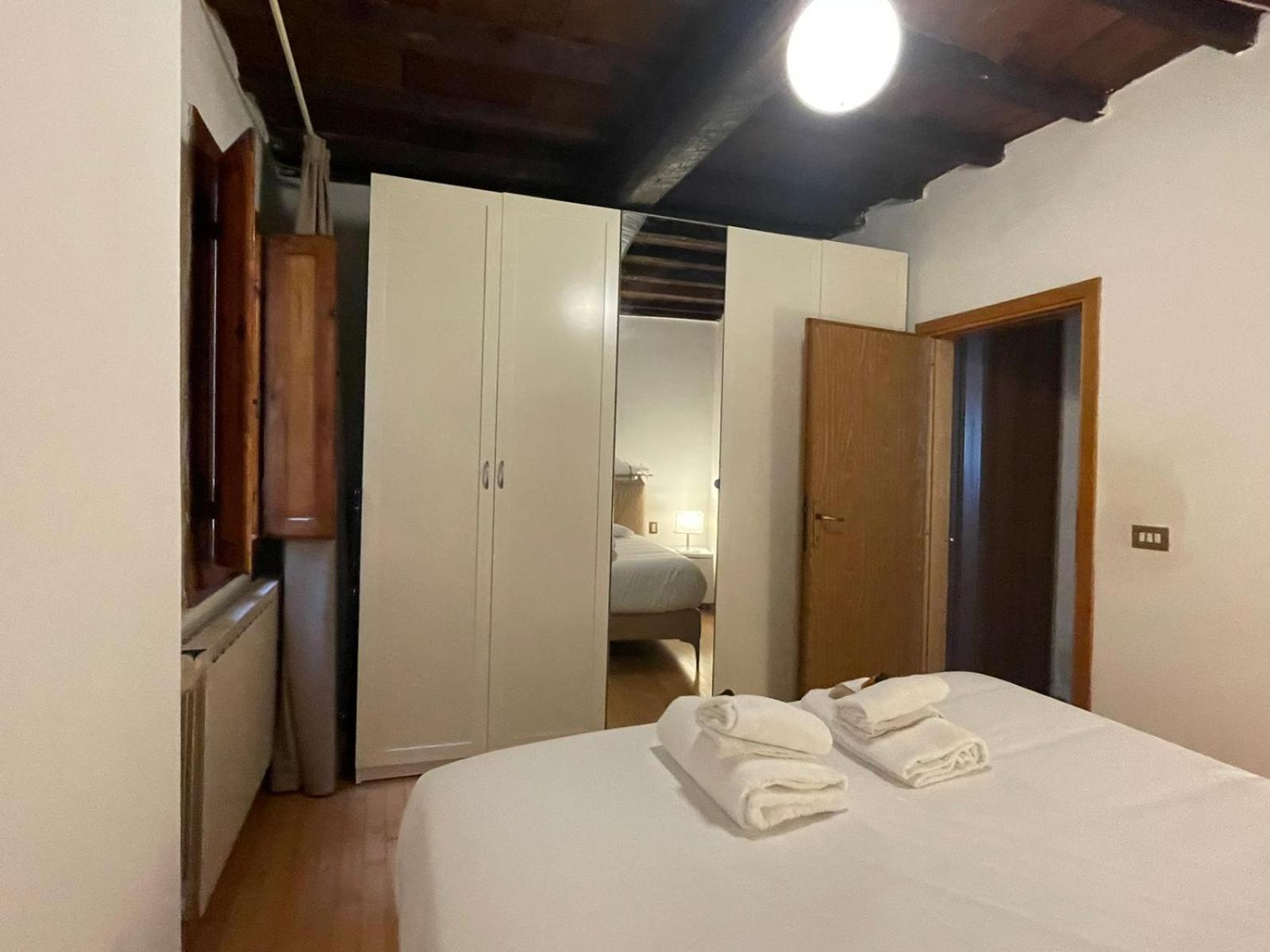 20 Canacci House * Florence