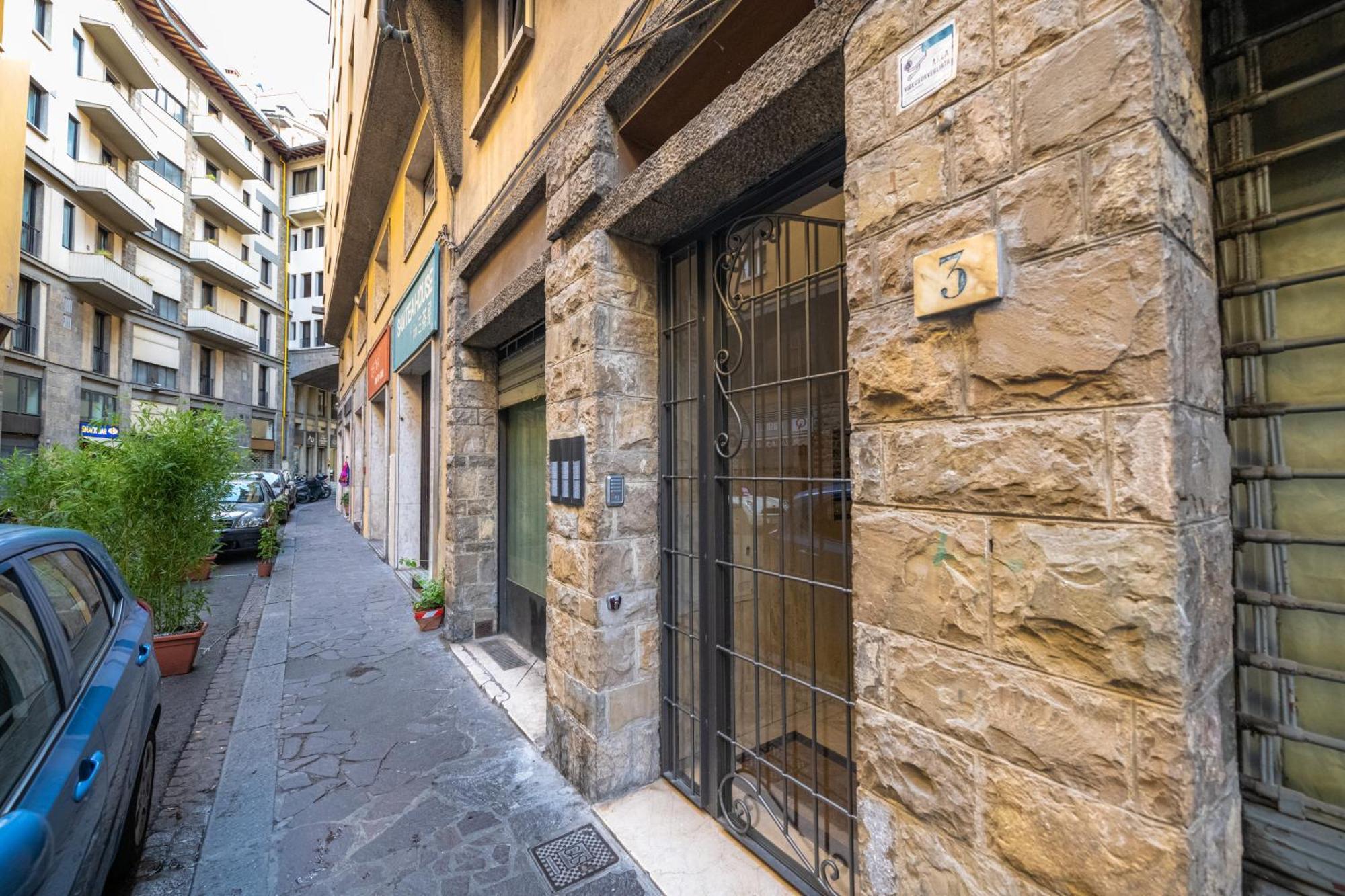 Ponte Vecchio Apartment *