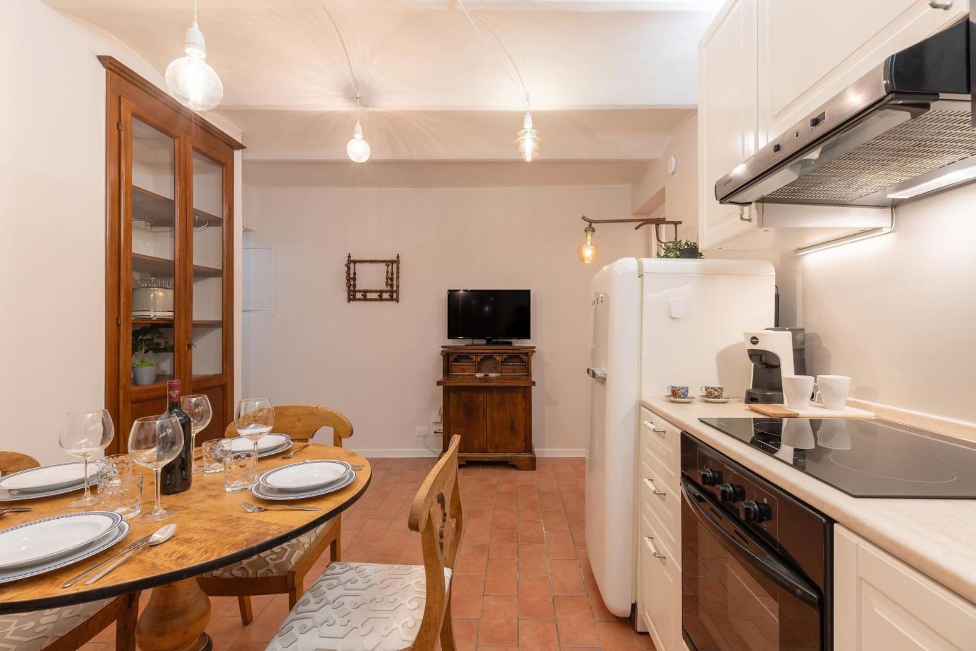 S.ambrogio Courtyard In Florence-hosted By Thinah Apartment
