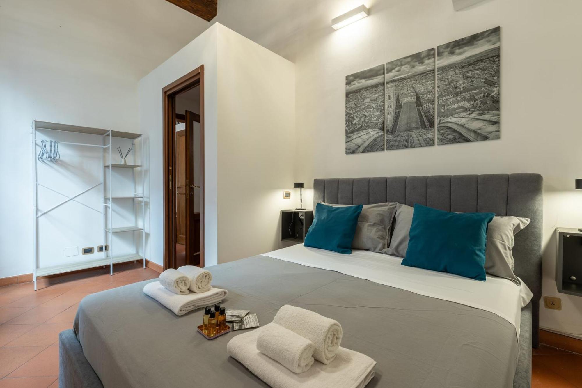 Uffizi & Ponte Vecchio Historical Free Wifi Apartment *