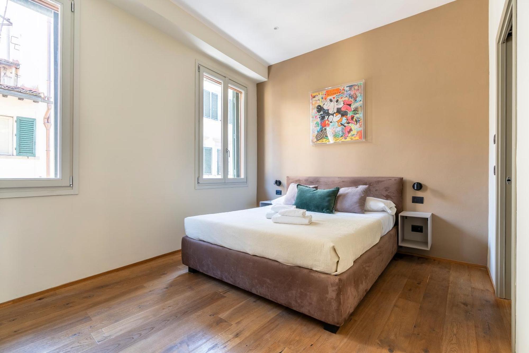 Oltrarno Deluxe, * Florence