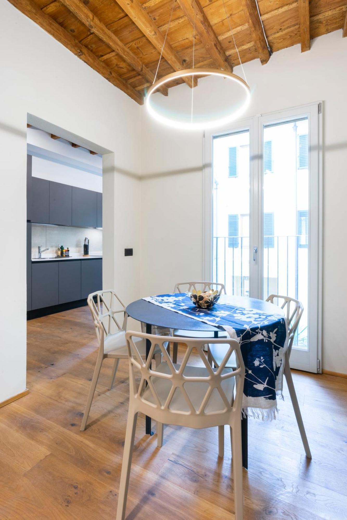 Oltrarno Deluxe, *