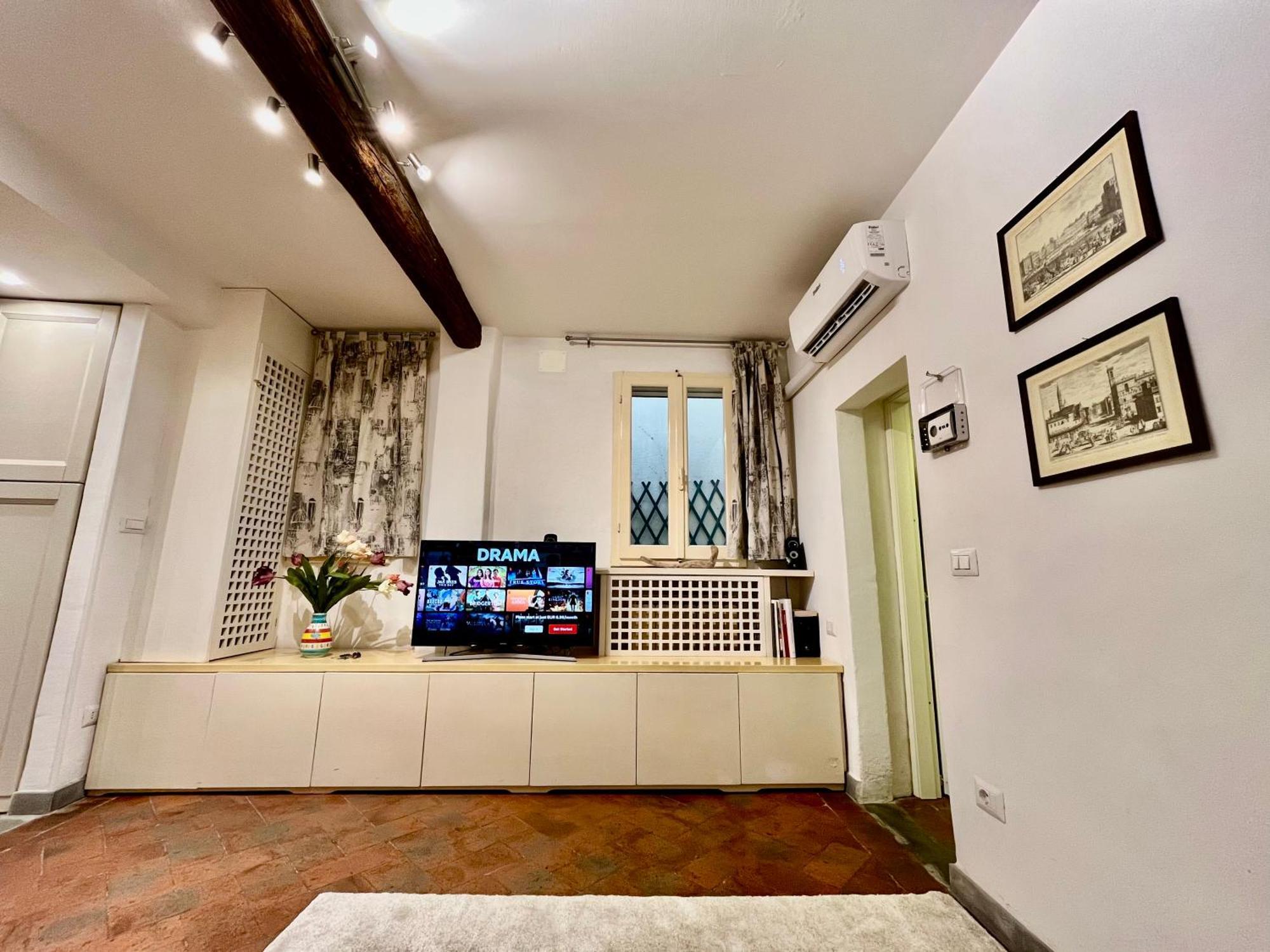 Cozy Near Piazzale Michelangelo Apartment *