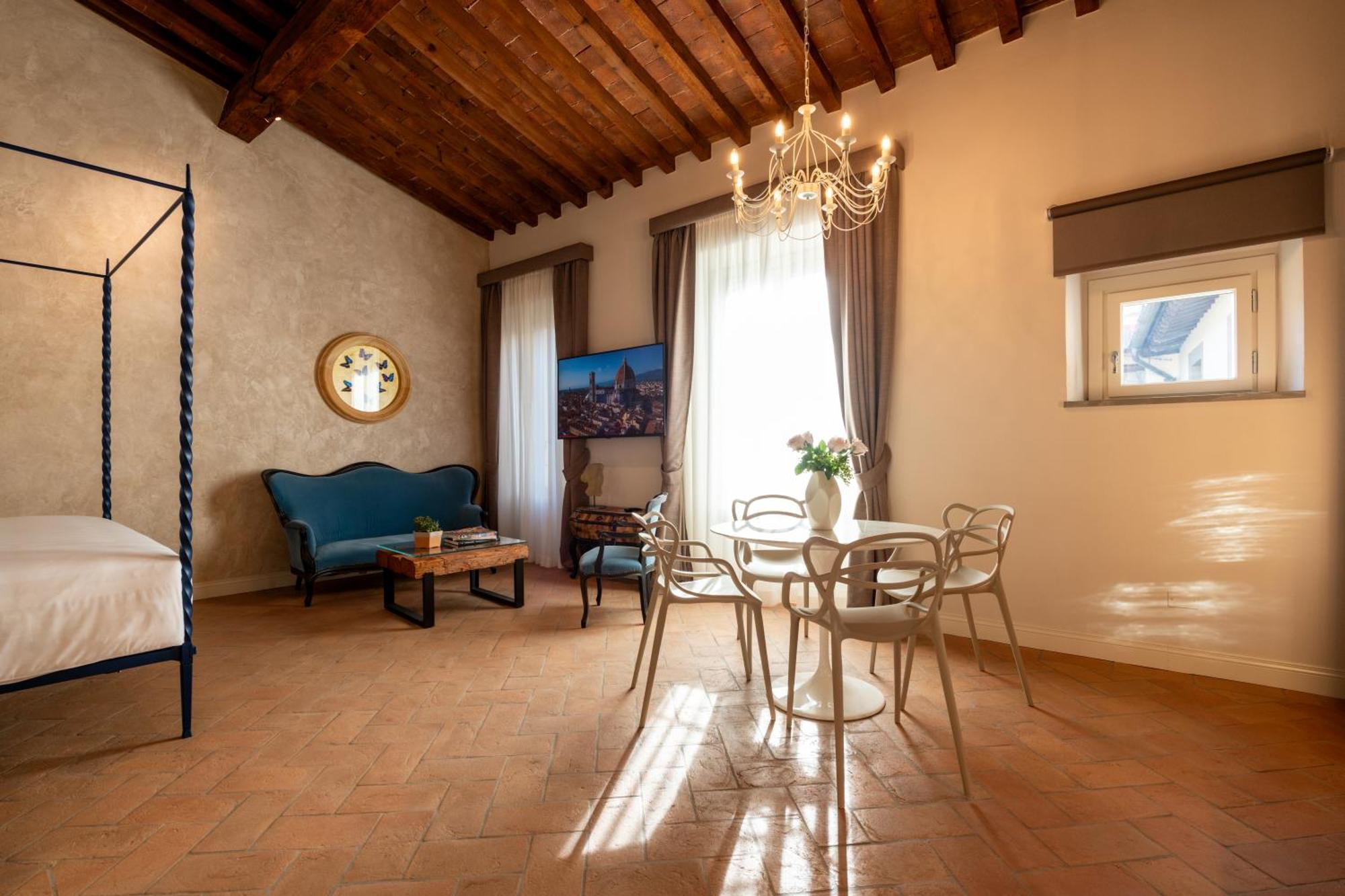 Palazzo Doni By Art