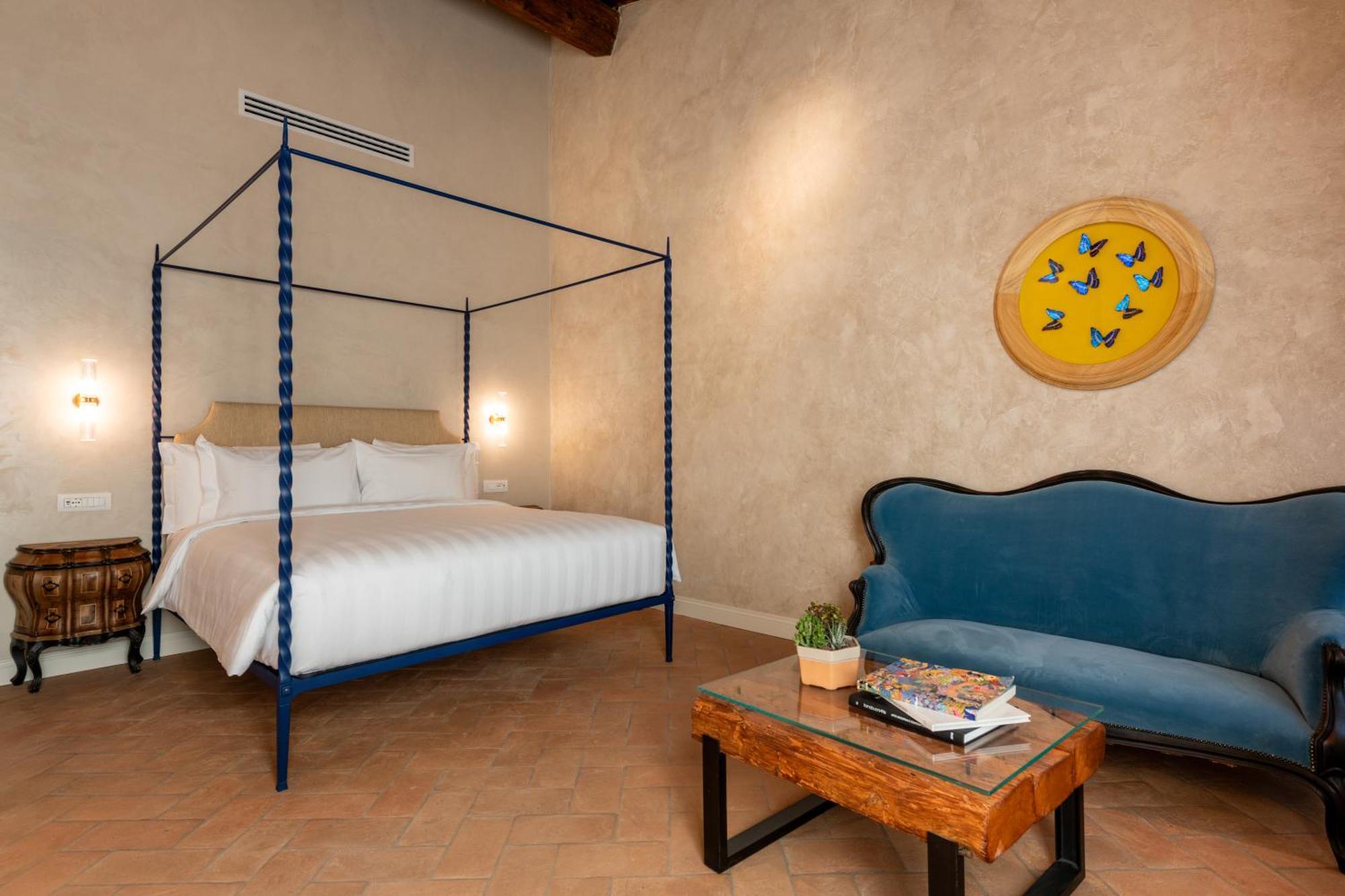 Palazzo Doni By Art *