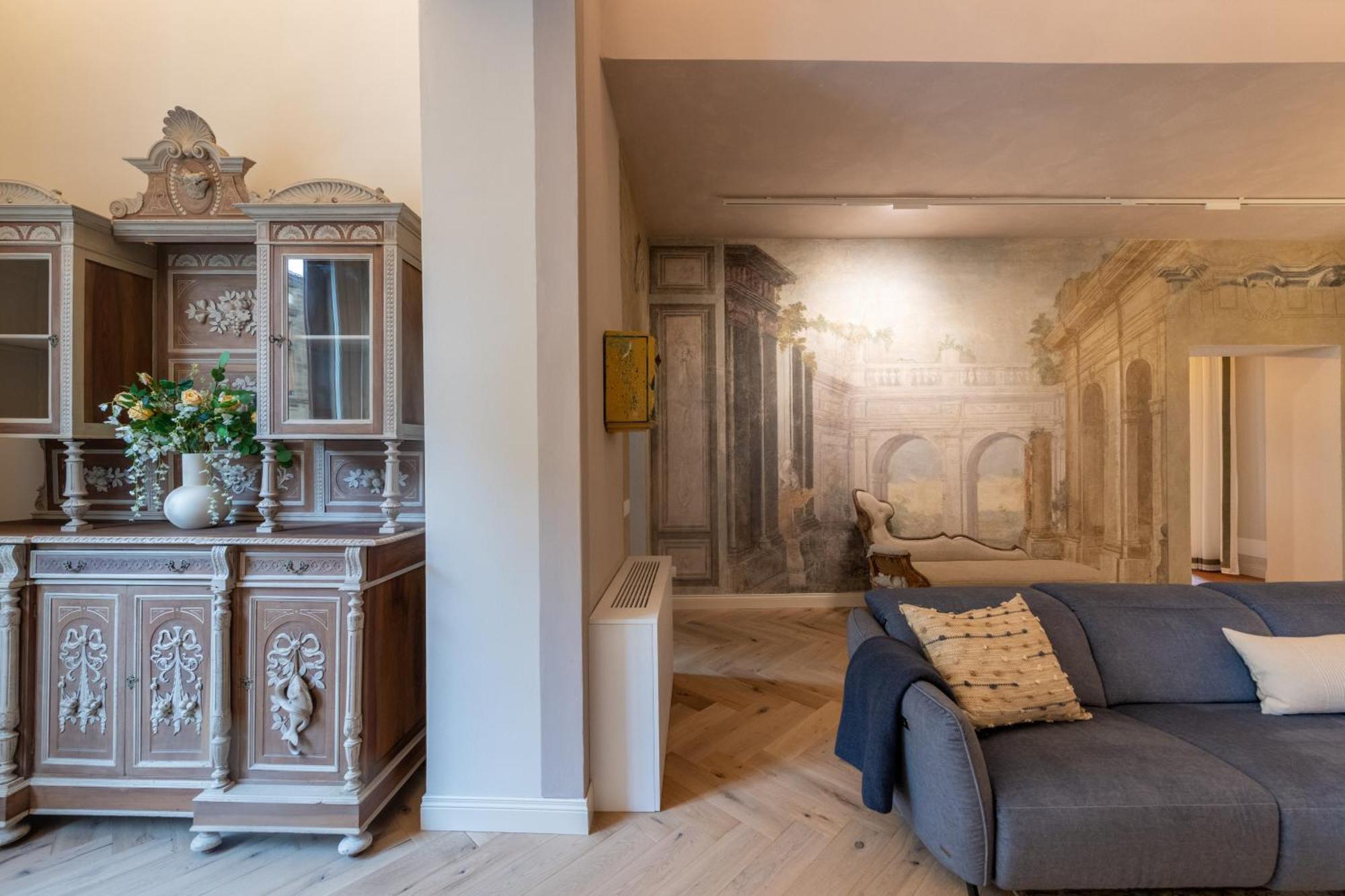 Palazzo Doni By Art