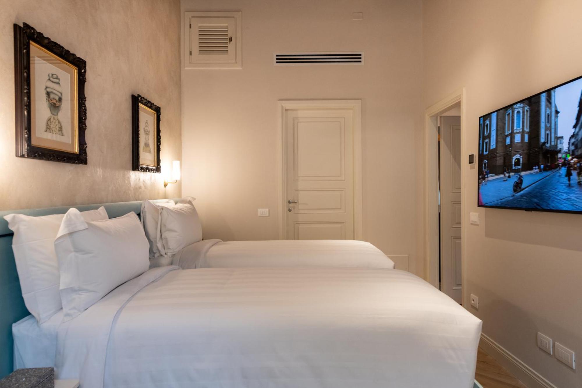 Palazzo Doni By Art *