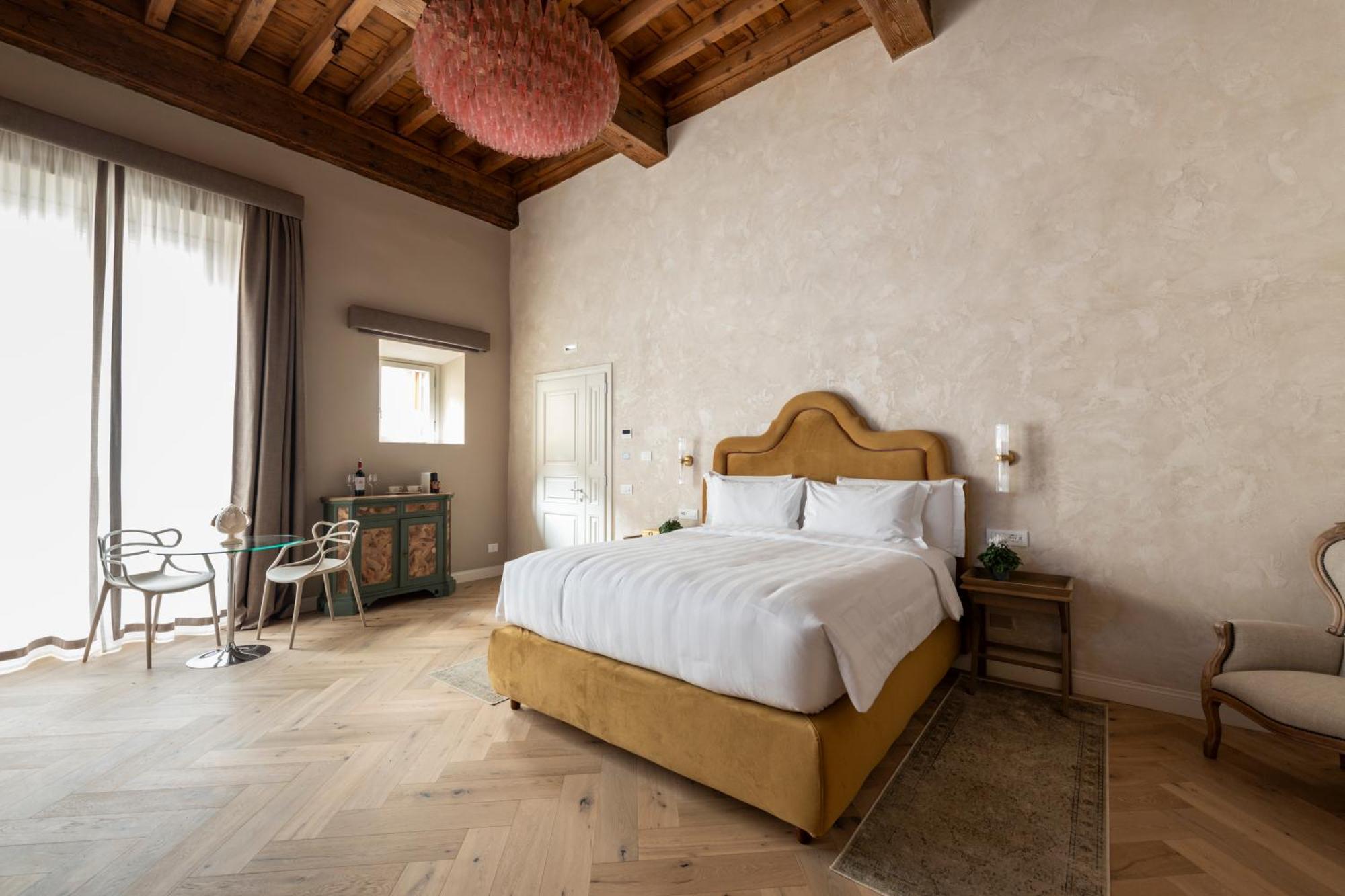 Palazzo Doni By Art *