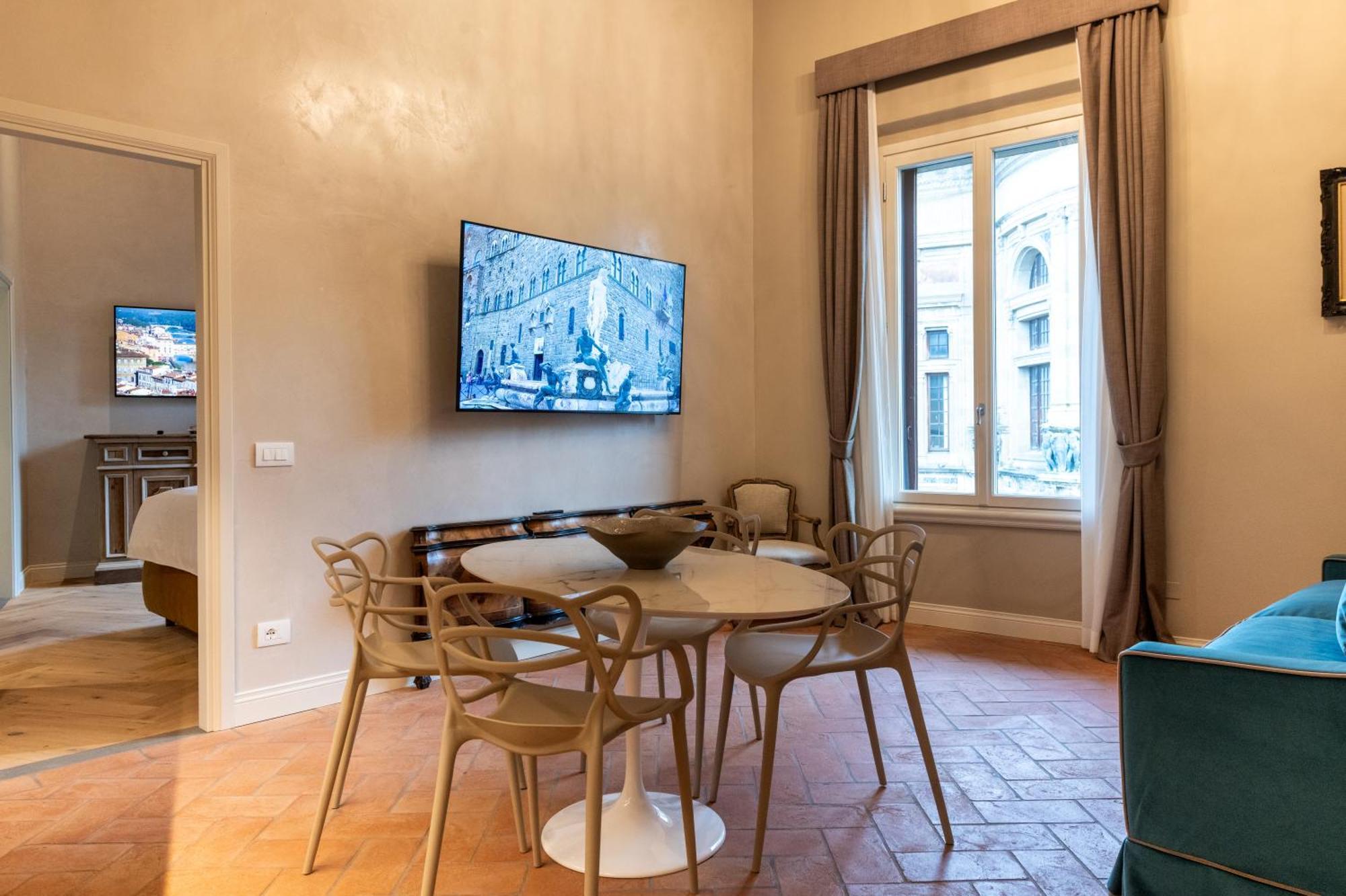 Palazzo Doni By Art *