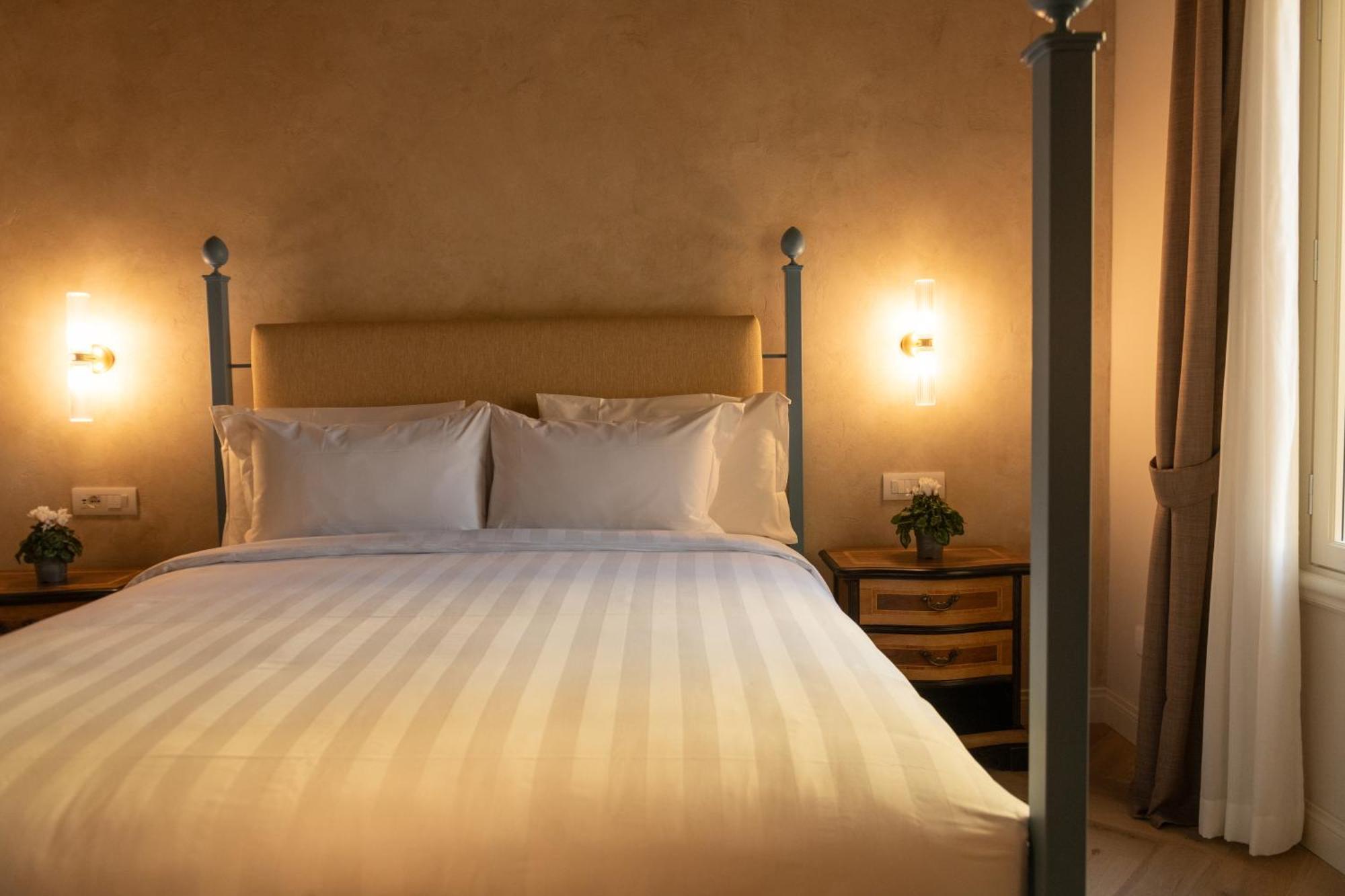 Palazzo Doni By Art *