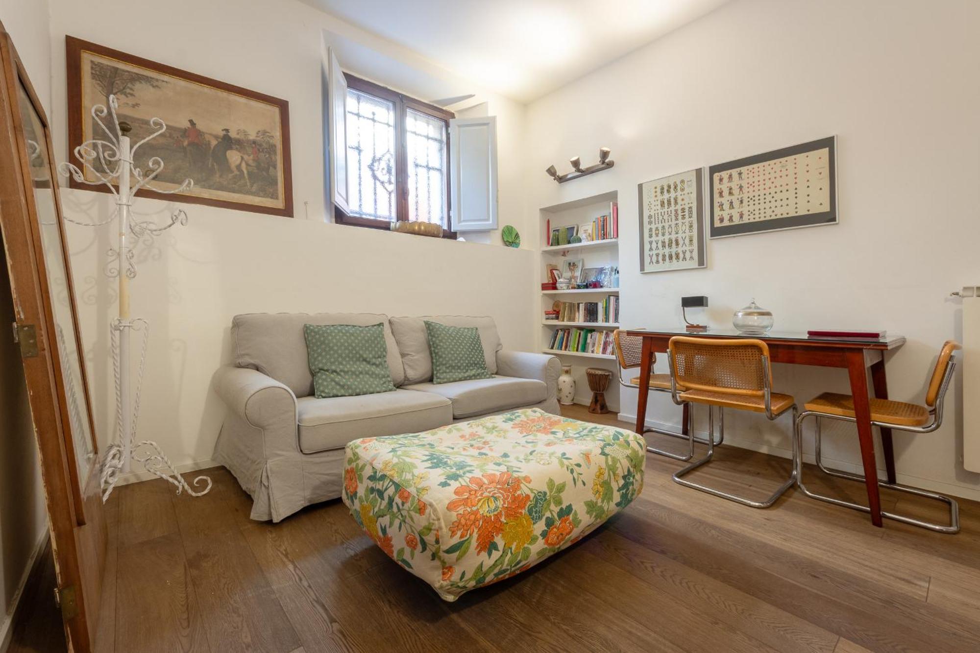 One Bedroom With Patio N2 Apartment