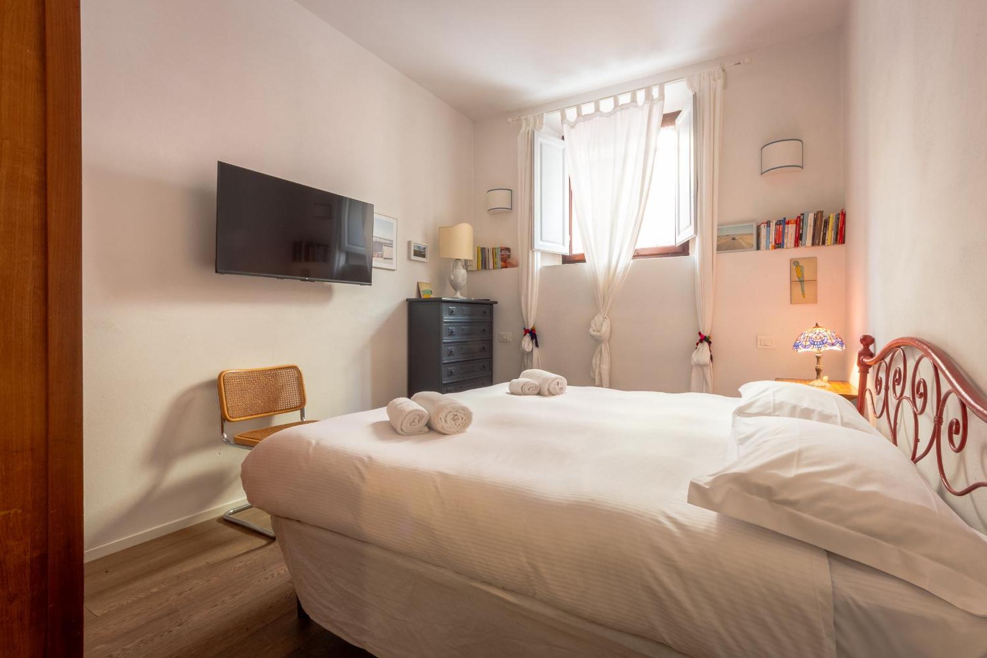 One Bedroom With Patio N2 Apartment
