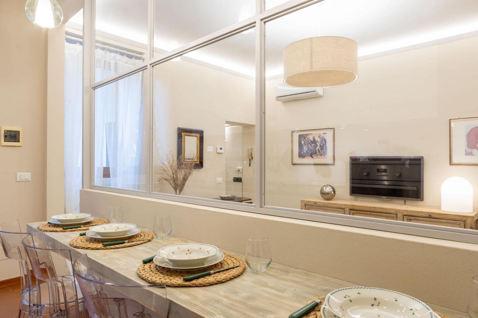 Sant'ambrogio Elegant Apartment