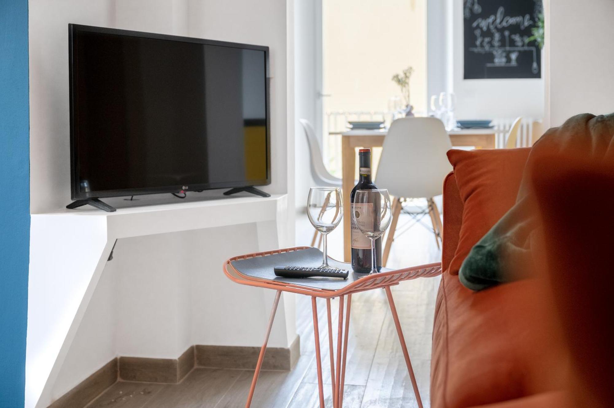 Via Pollaiolo, 55 - Charming - Comfort E Stile A 350mt Dal Tram! First Floor With Elevator And Car Places On Street Appartement *