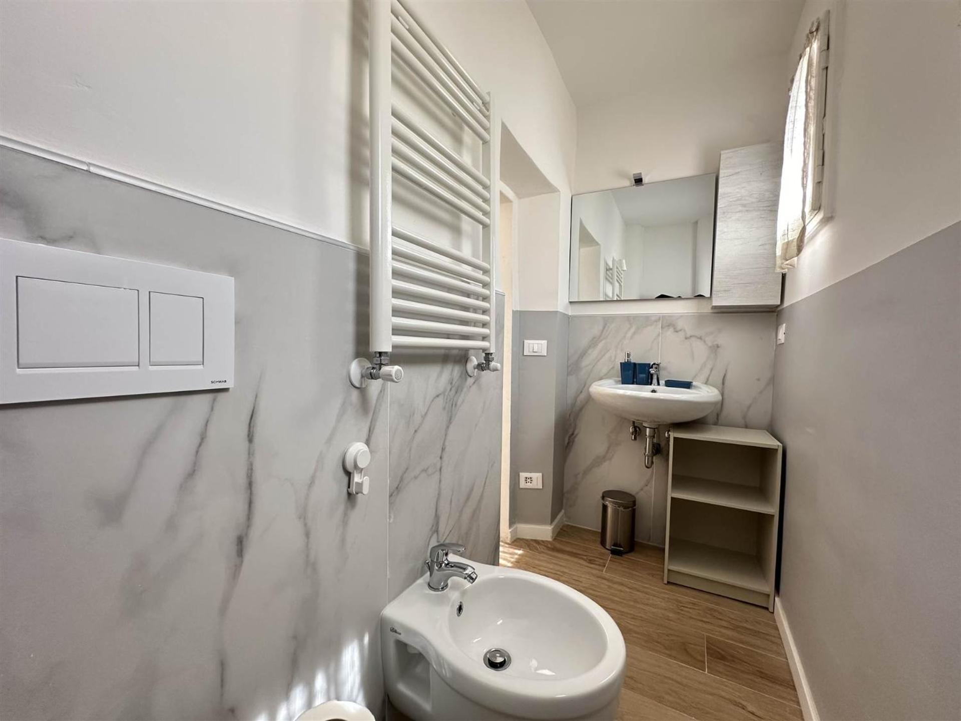Borgo Verde-5 Minutes From The Station Apartment