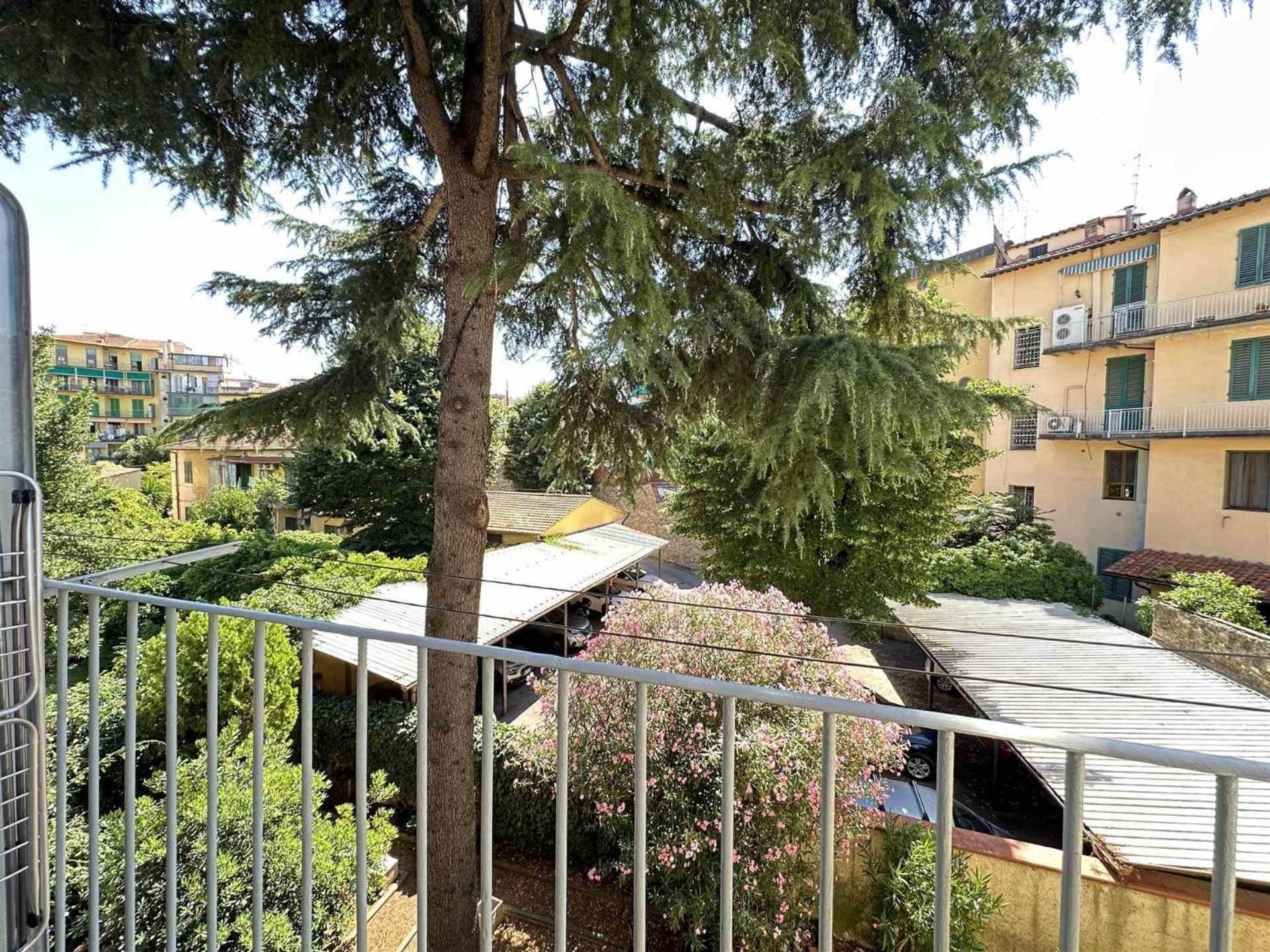 Apartment Borgo Verde-5 Minutes From The Station Florence