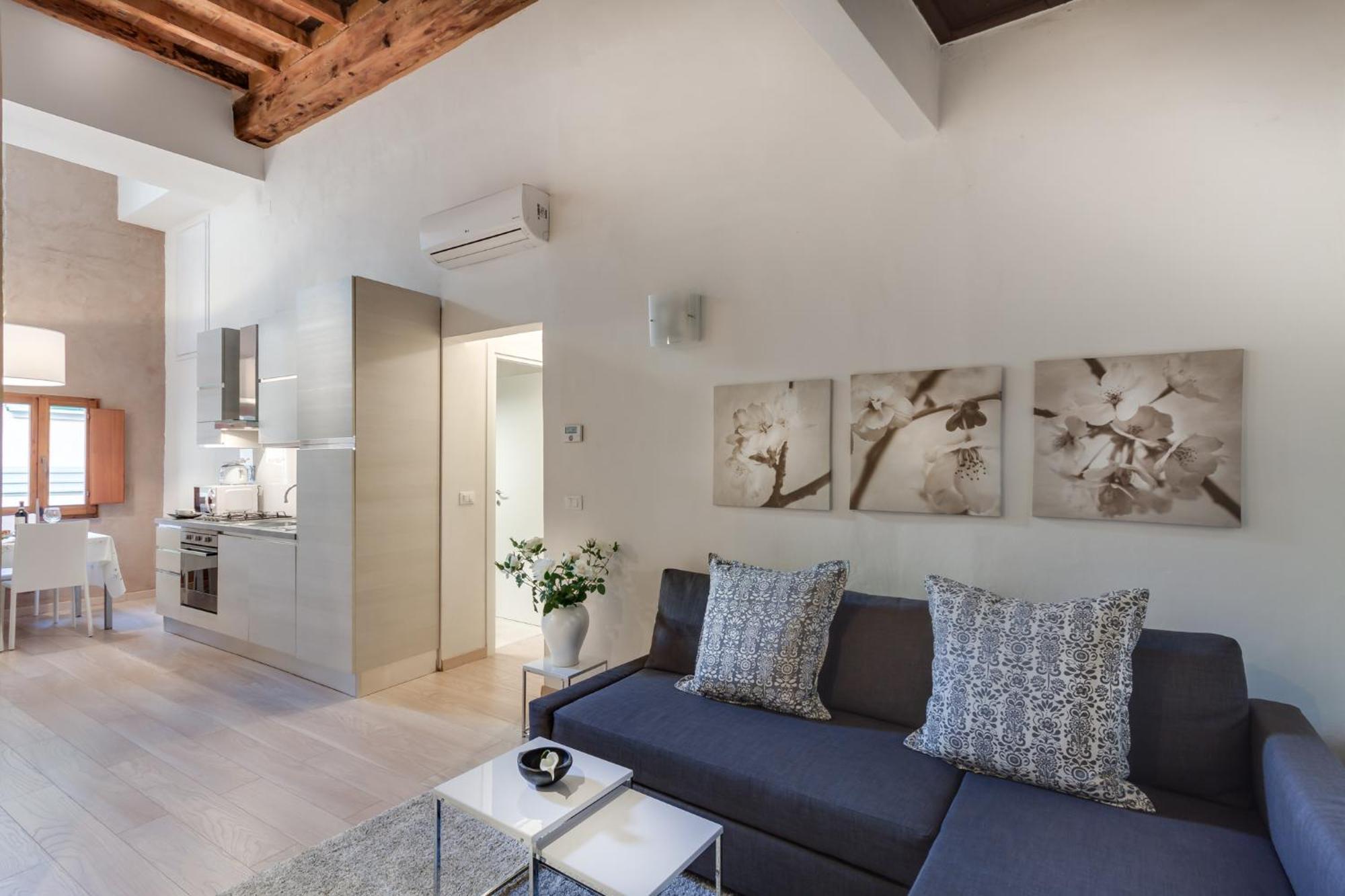 Uffizi-ponte Vecchio Apartment *
