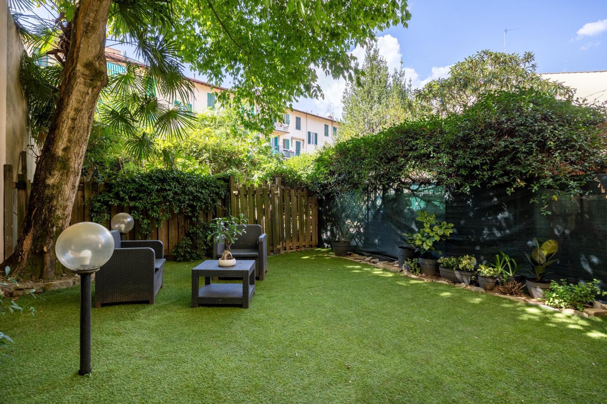 Intero Con Giardino Apartment *
