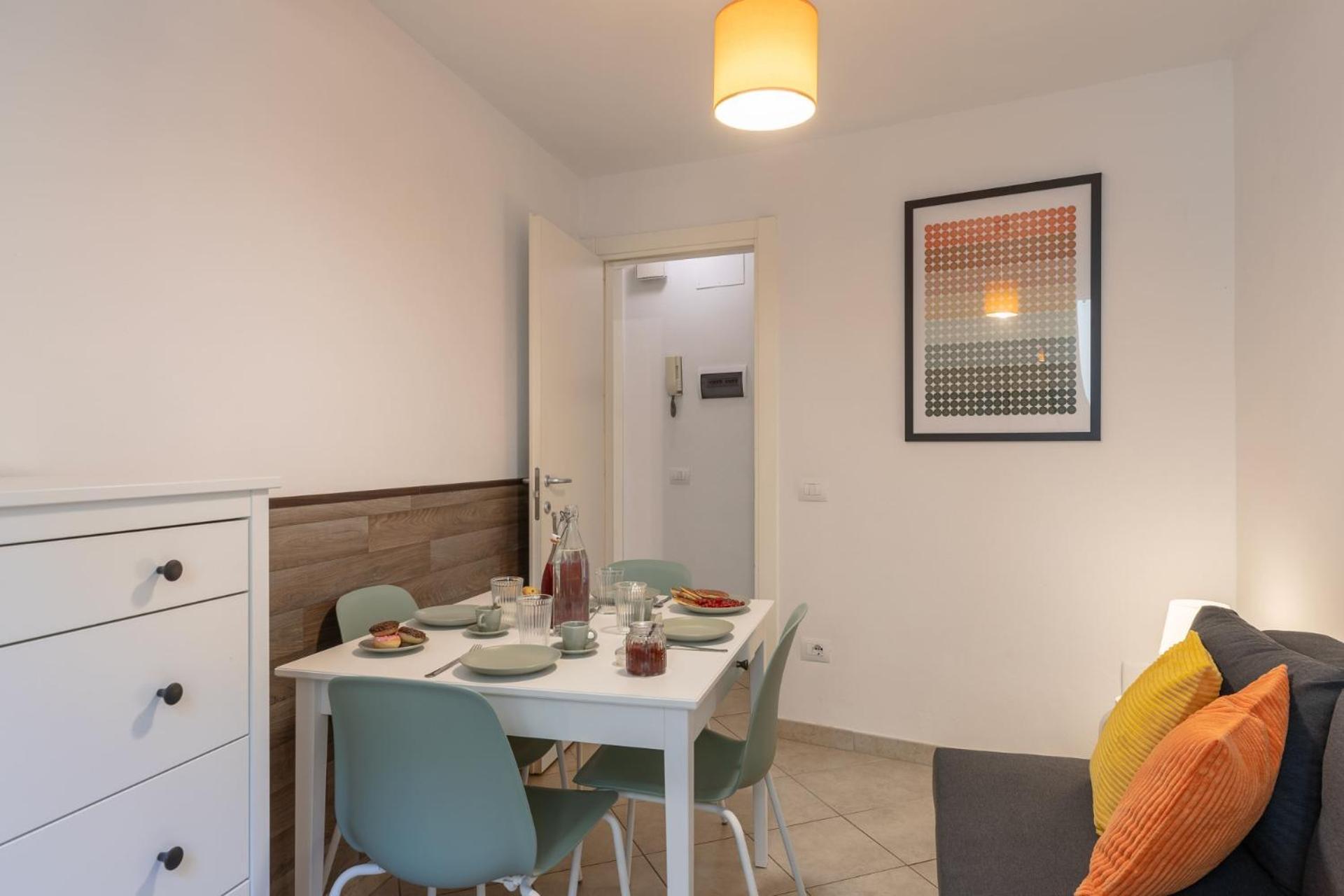 Lovely In The Center Of Apartment