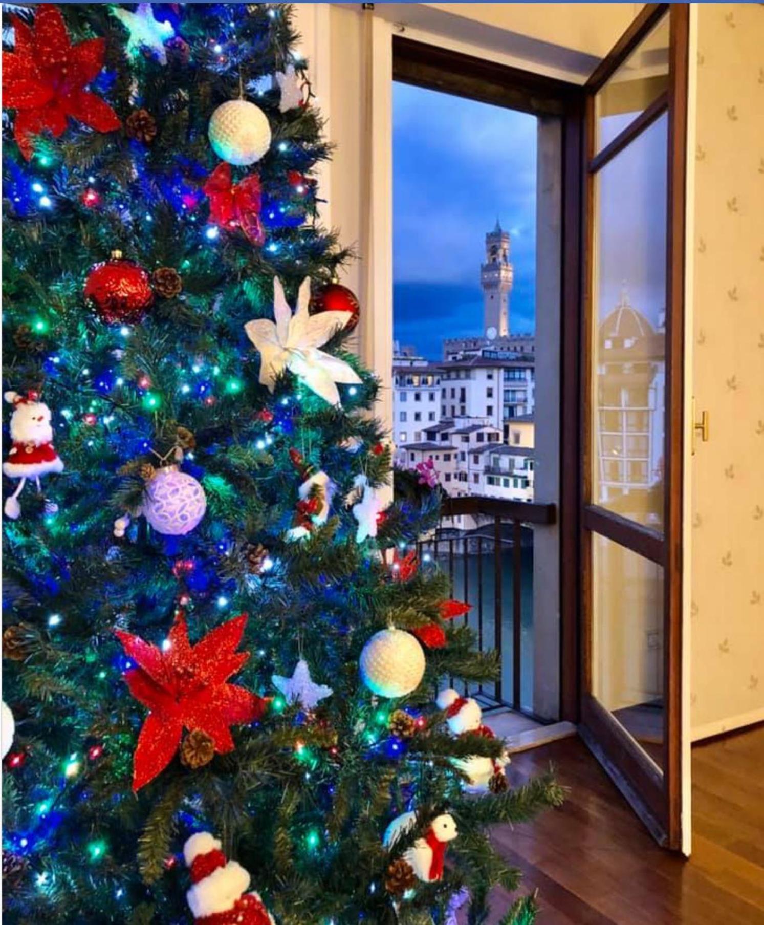 Ponte Vecchio View Luxury Apartment