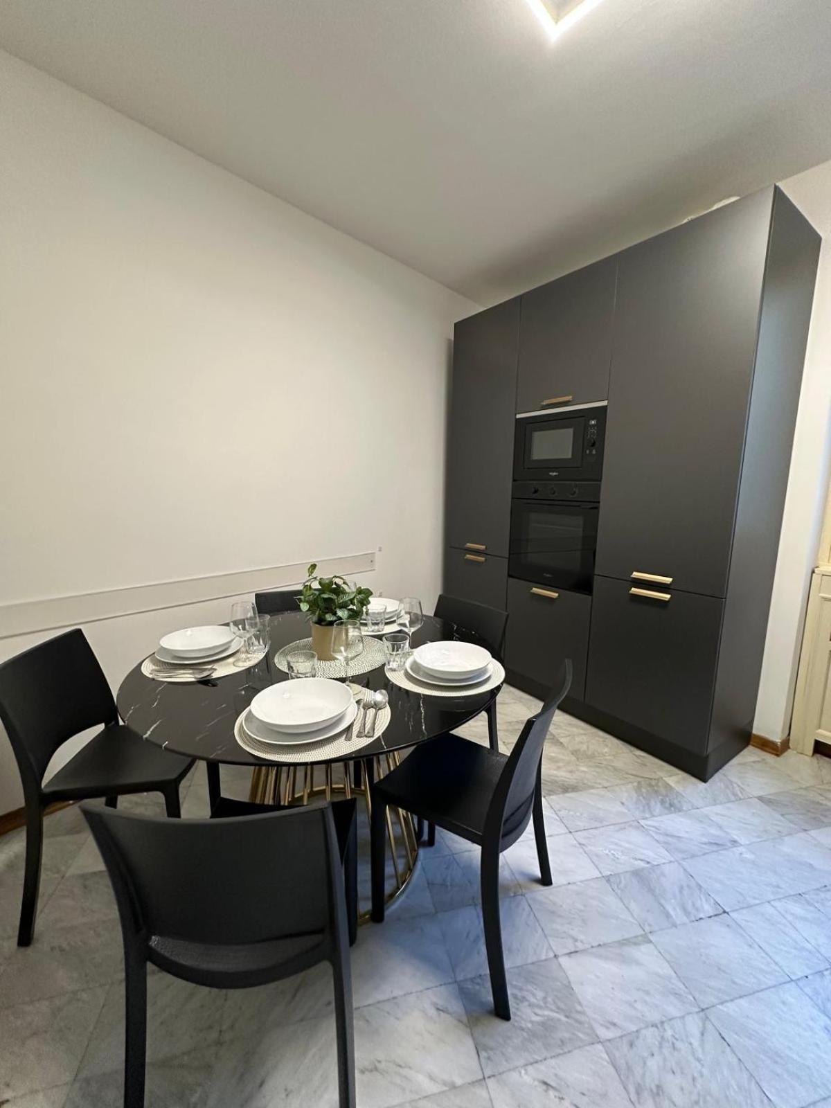 Elegant In A Historic Building, Just A Few Steps From The Duomo Apartment Florence