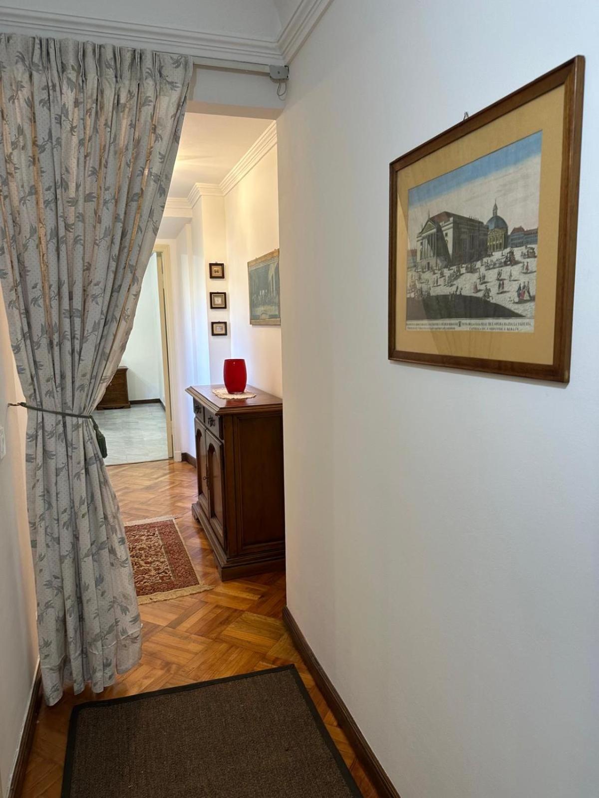 Apartment Elegant In A Historic Building, Just A Few Steps From The Duomo